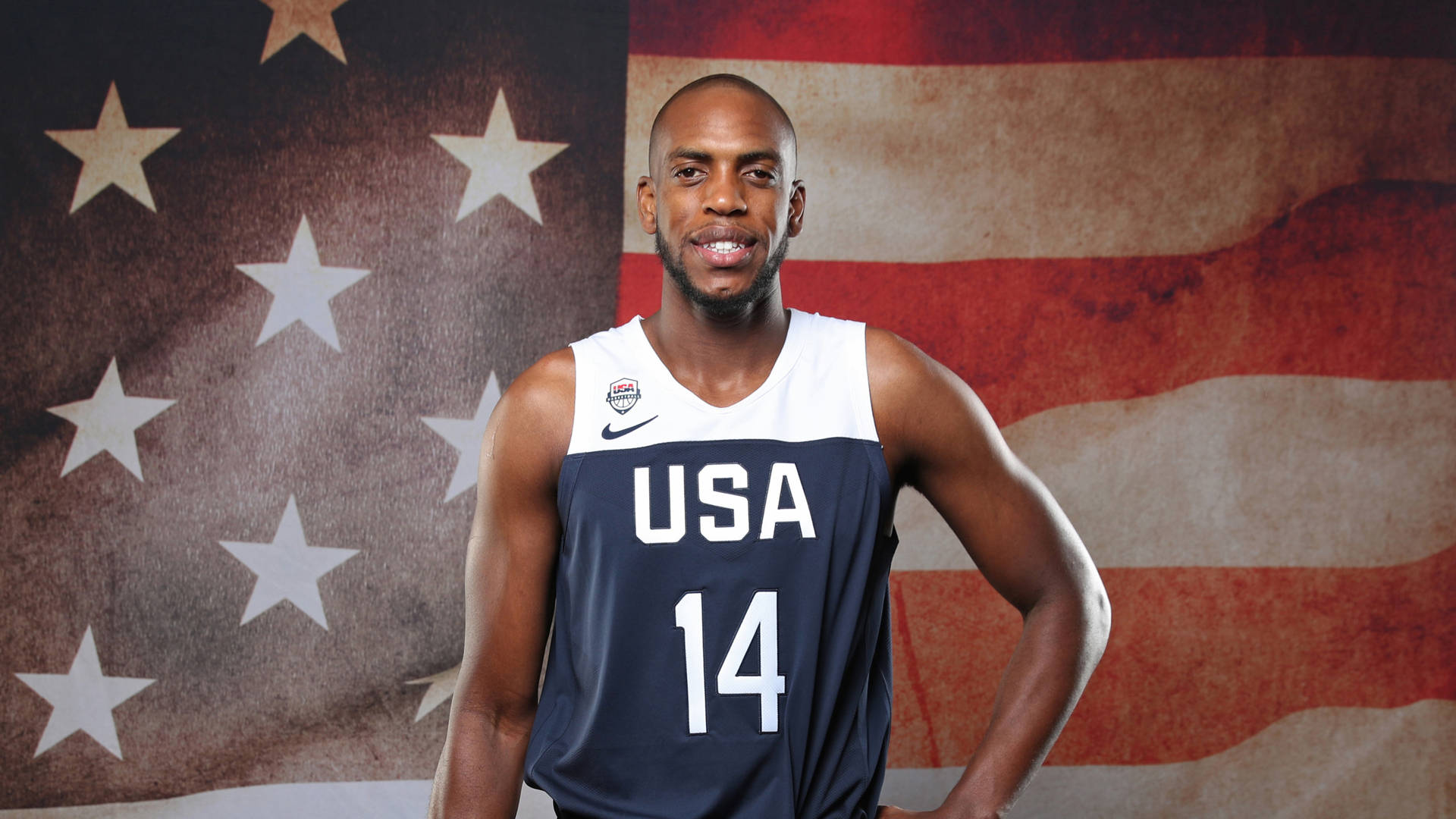 Khris Middleton Hold USA Basketball Tapet Wallpaper