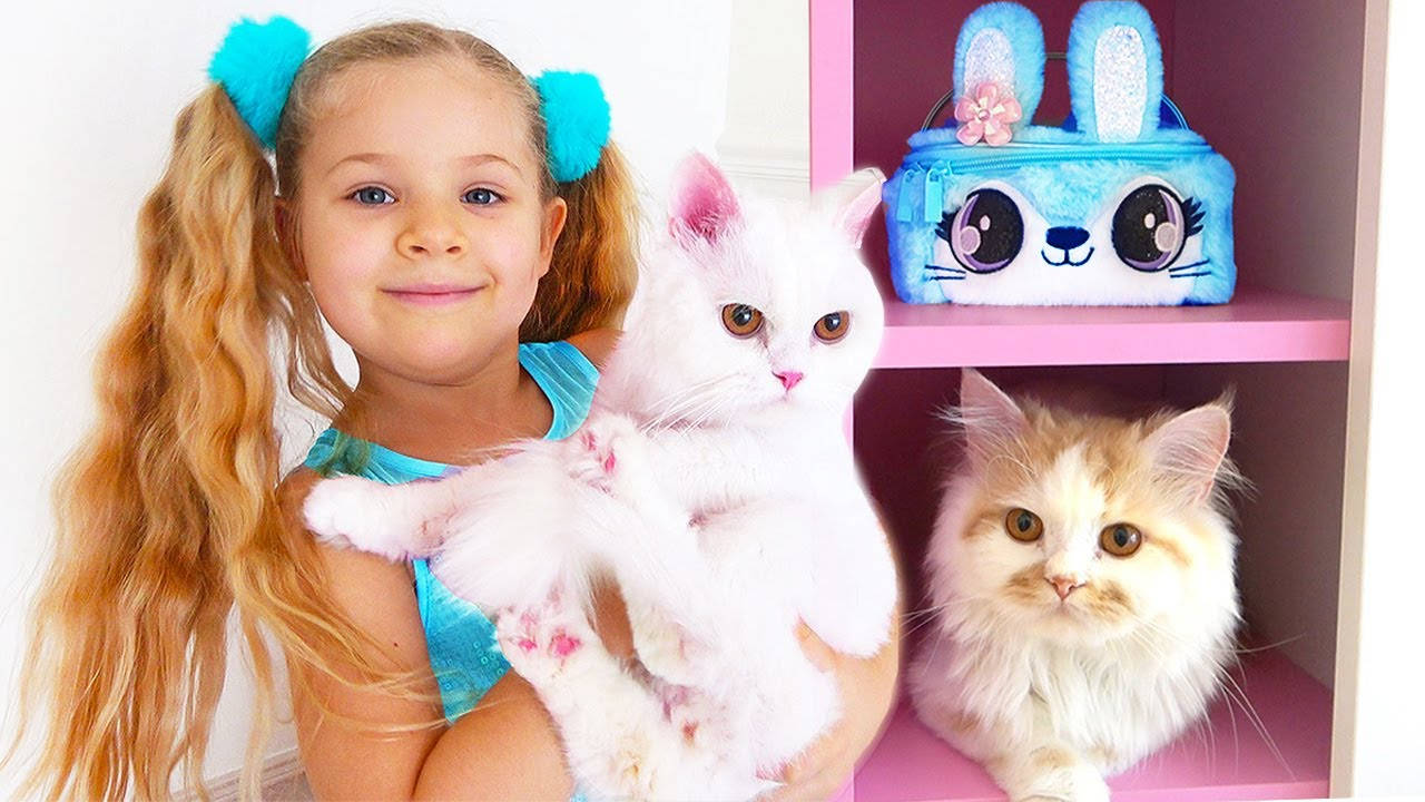 Kids Diana Show Cuddly Cats Wallpaper