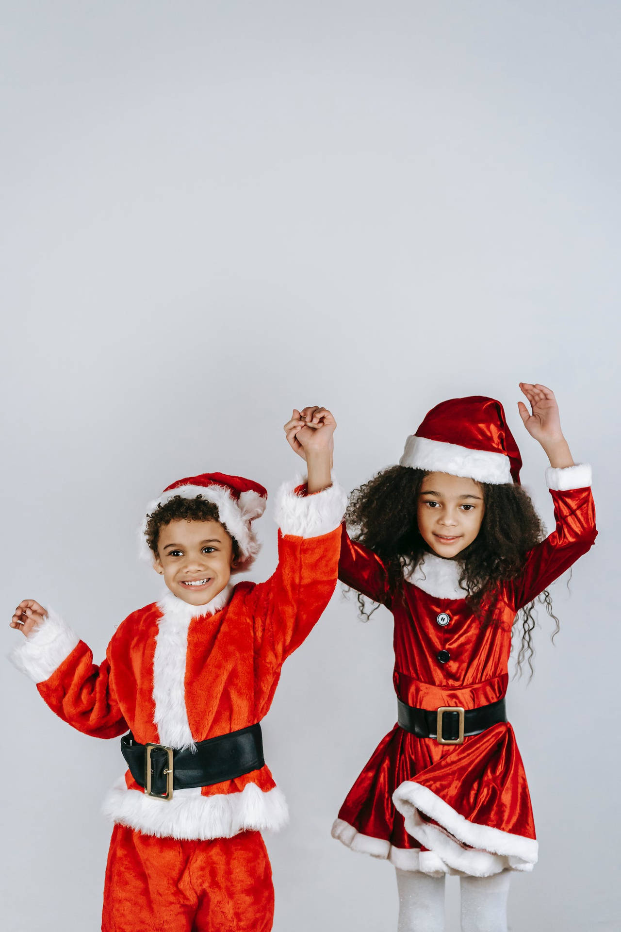 Kids In Santa Outfit Funny Christmas Wallpaper