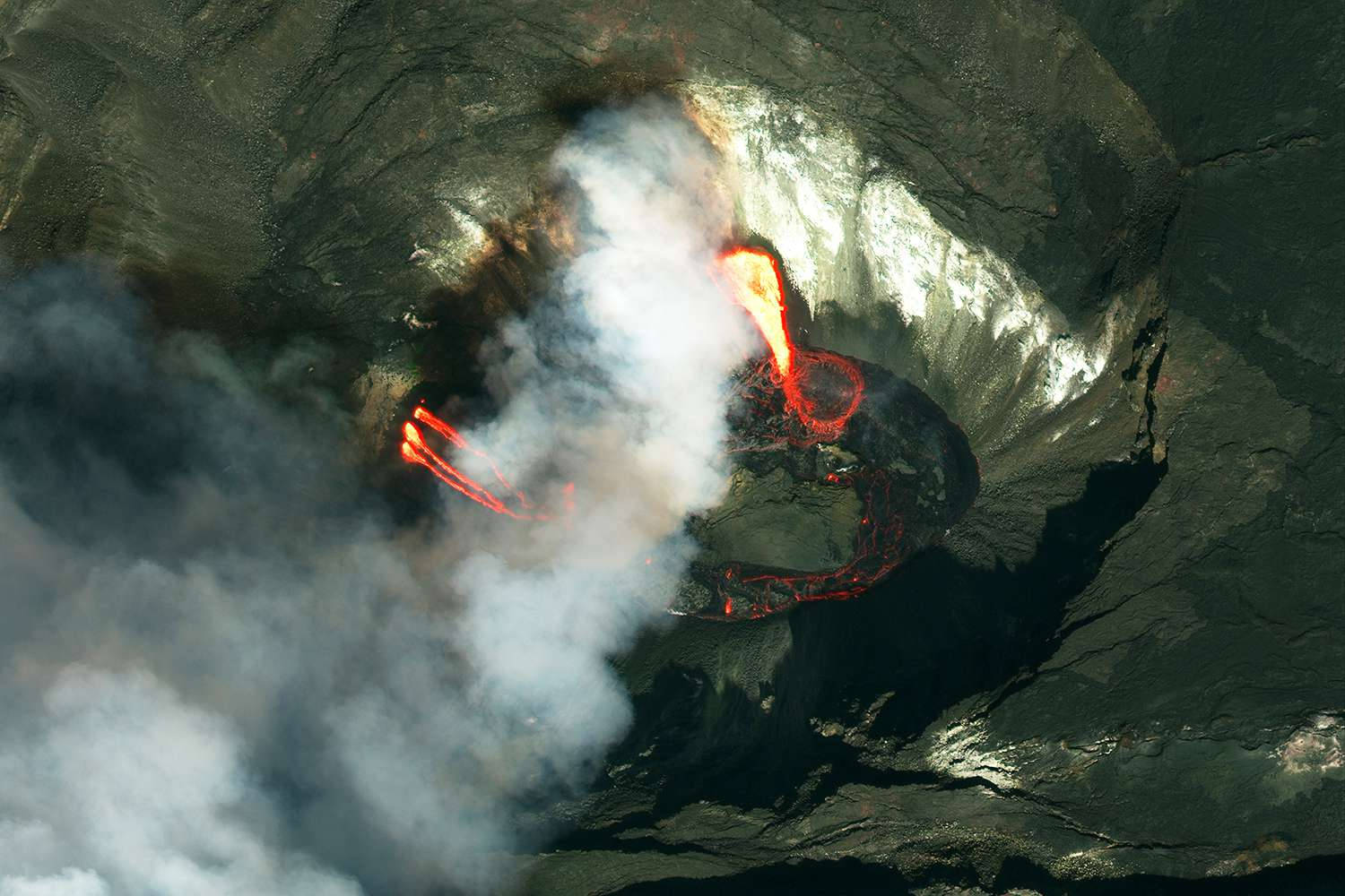 Kilauea Volcano Eruption Satellite Shot Wallpaper