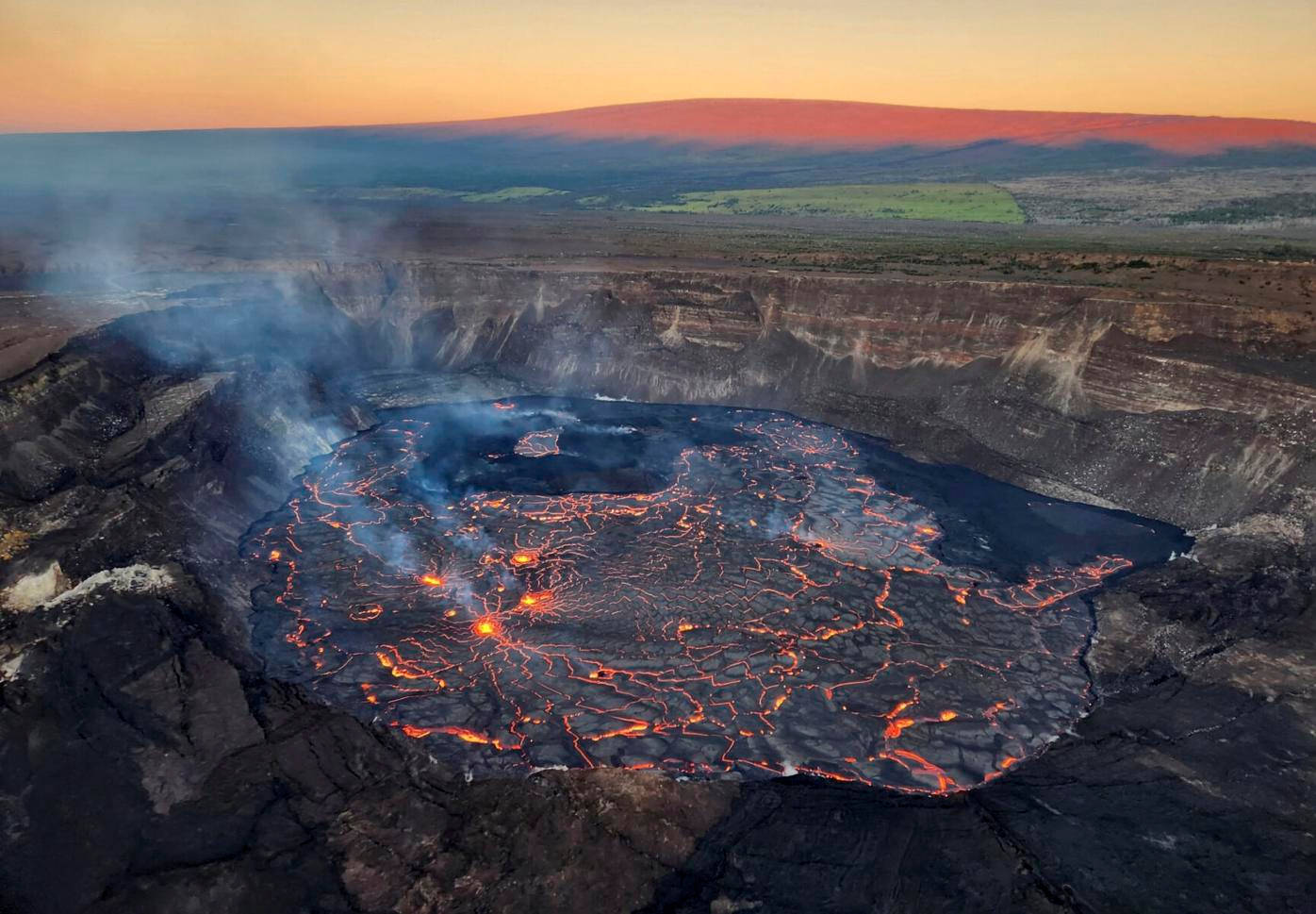 Wallpaperpapel De Parede Do Magma Do Vulcão Kilauea. Papel de Parede