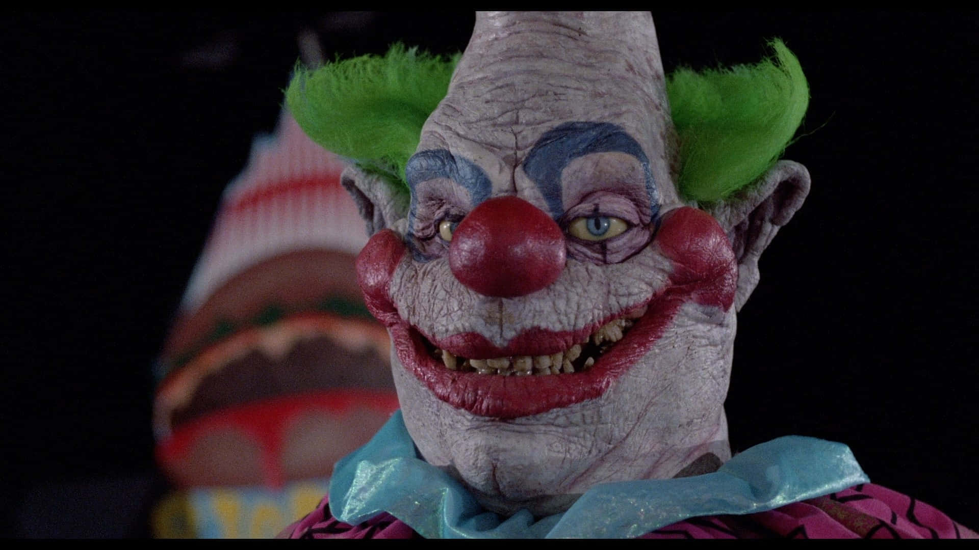 Join the crew of Killer Klowns From Outer Space and feel the chills! Wallpaper