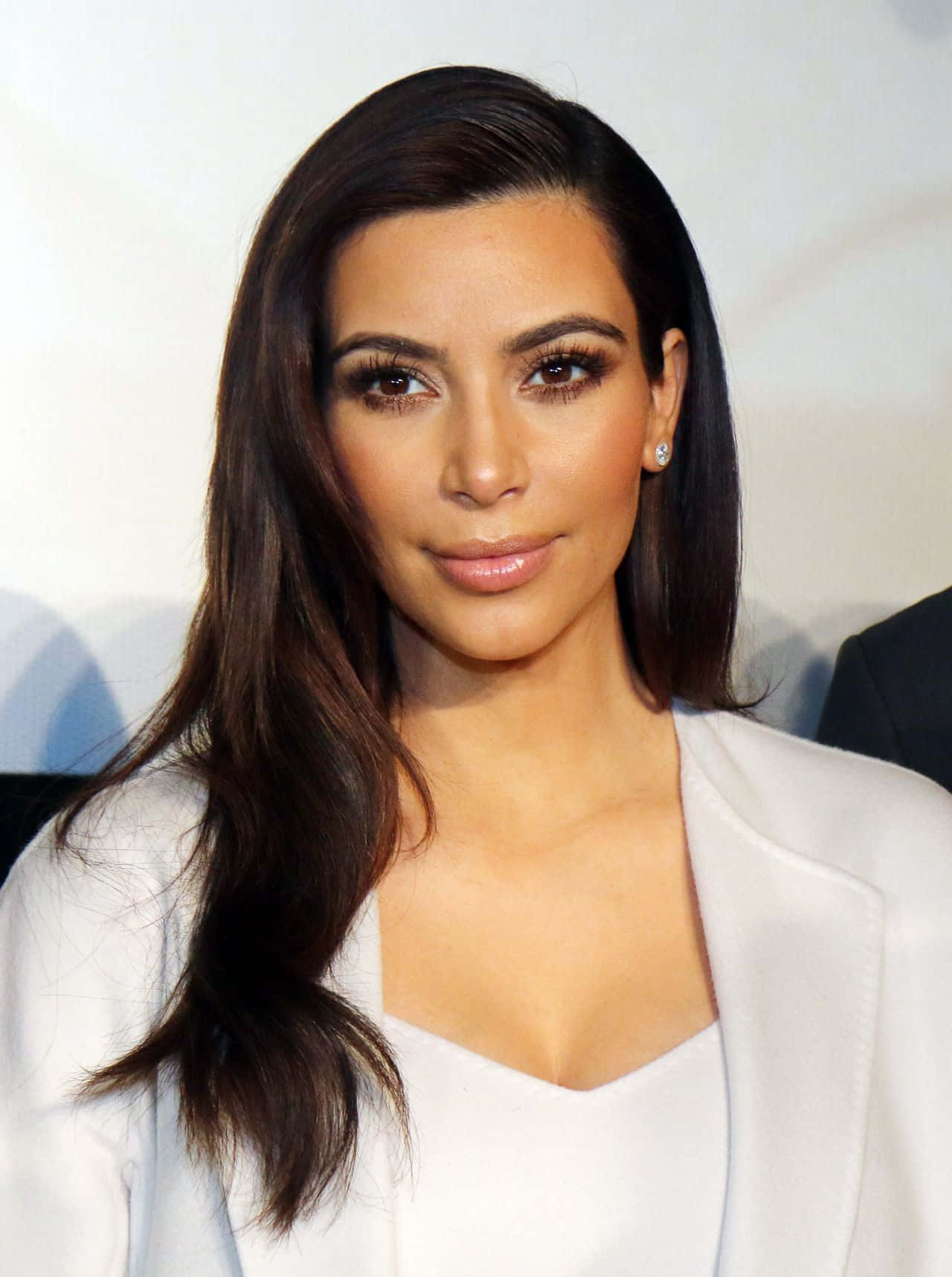 Kimkardashian Viser Sin Skarpe Stil Frem