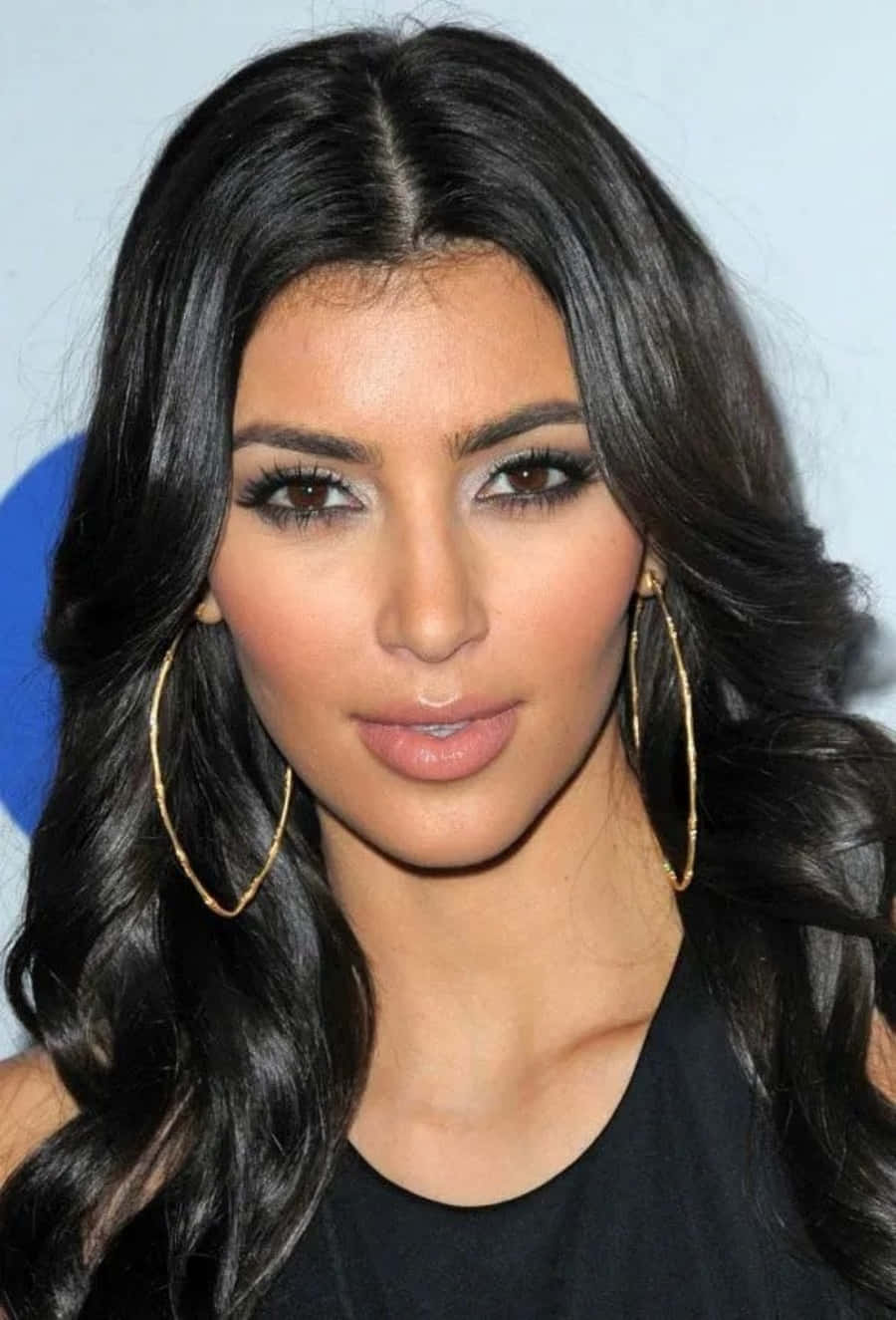 Kimkardashian Che Appare Glamour In Un Abito Da Alta Moda