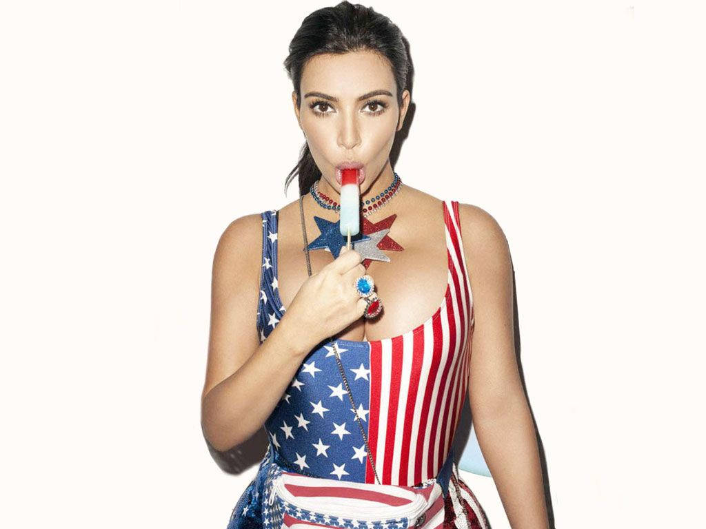 Kim Kardashian In 4th Of July Outfit