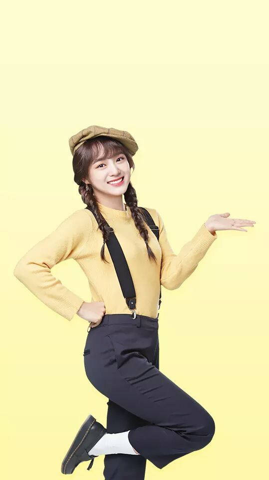 Kim Se Jeong In Black And Yellow Wallpaper