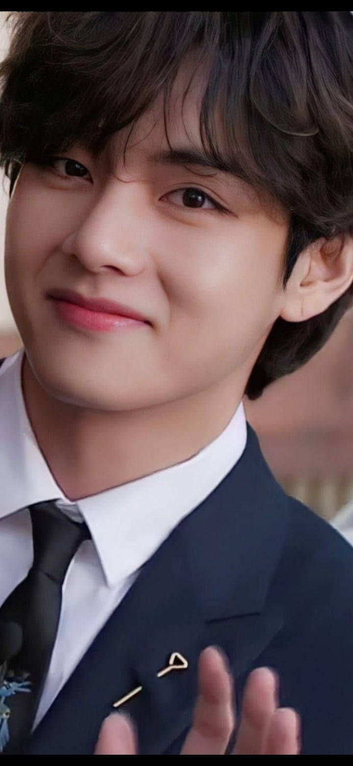 Kim Taehyung 2021 Close-up Smiling Wallpaper