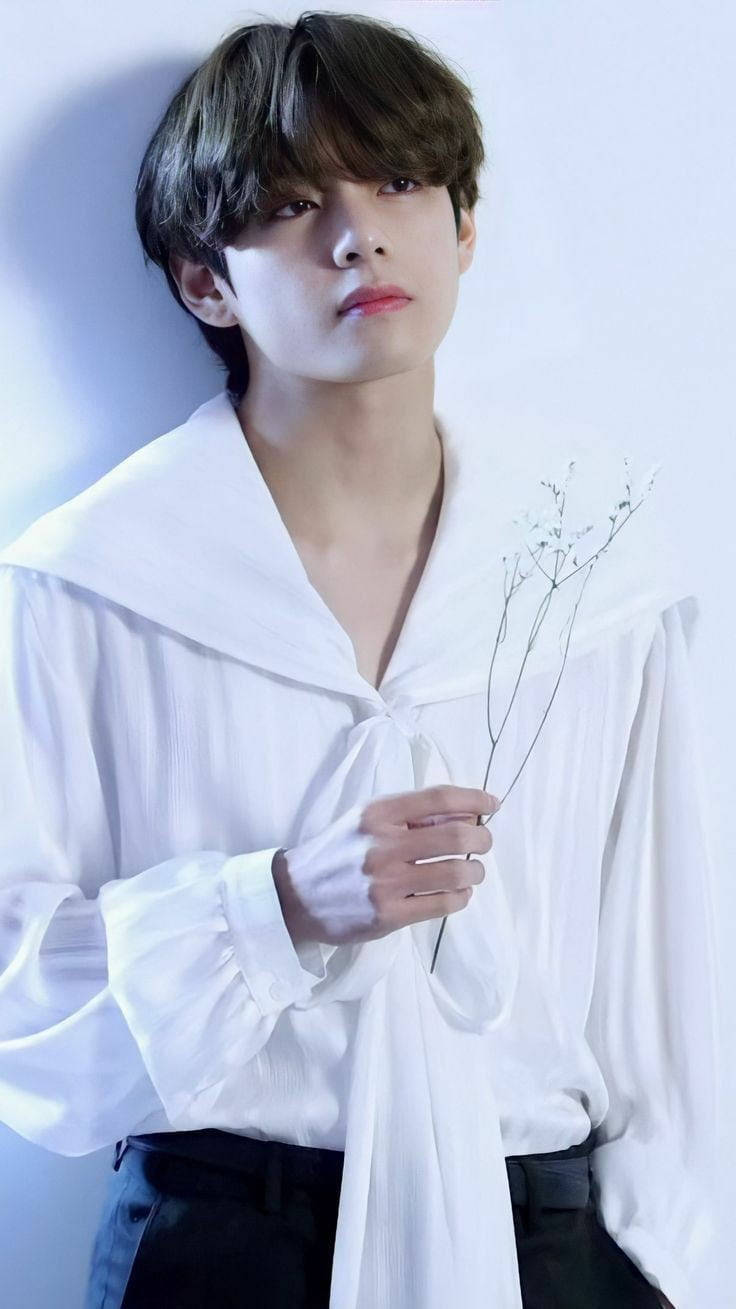 Kim Taehyung 2021 Hvid Outfit Stiliserede Kontur Tapet Wallpaper