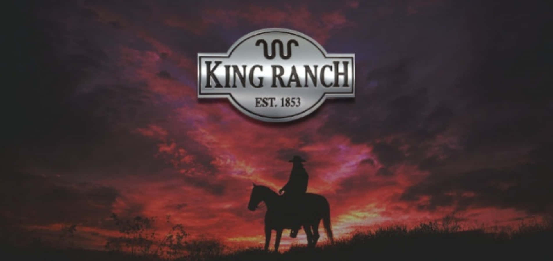 Kingranch-logotyp Med En Silhuett Av En Cowboy Som Rider På En Häst.