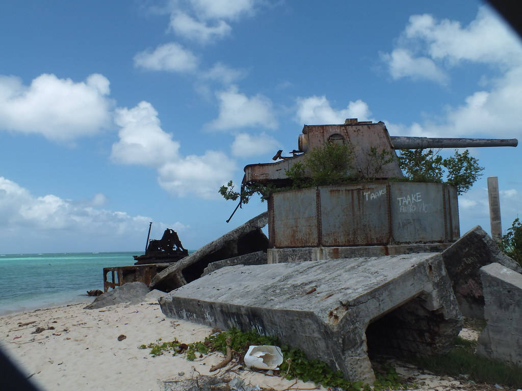 Reliquiasde La Segunda Guerra Mundial En Kiribati Fondo de pantalla