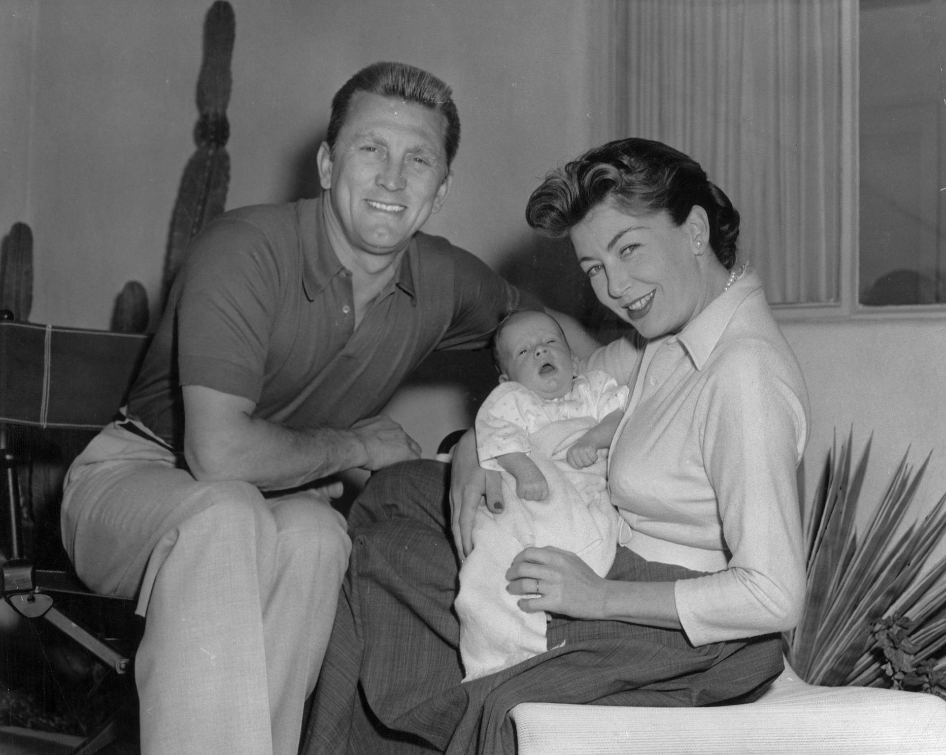 Kirk Douglas With Wife Anne Buydens Background
