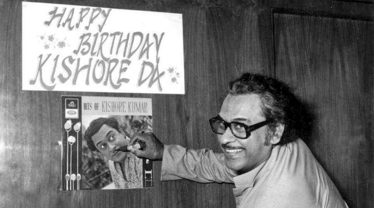 Kishore Kumar Signing His Record Wallpaper
