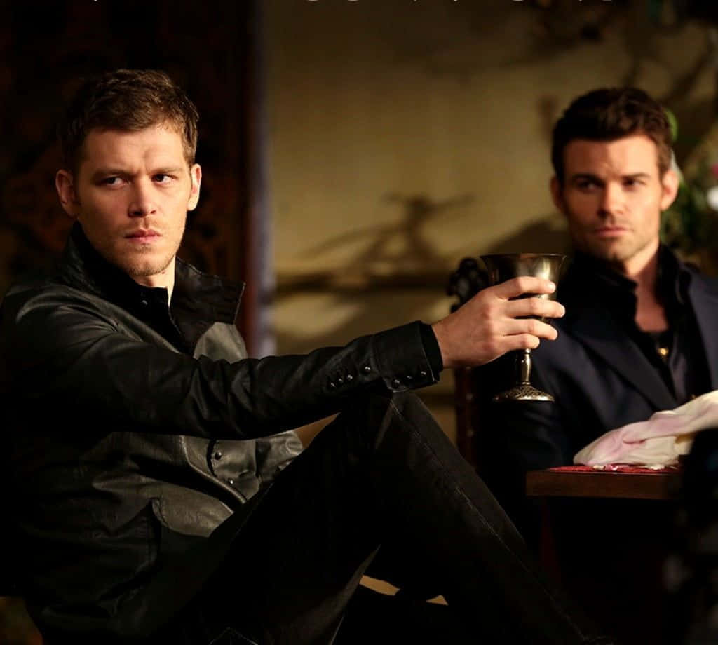 Klaus Mikaelson And Elijah Mikaelson Wallpaper