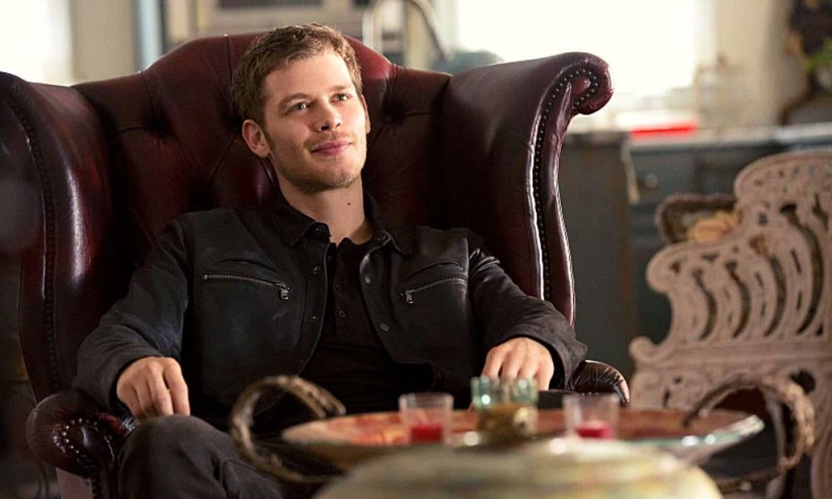Klaus Mikaelson In Lounge Chair Wallpaper
