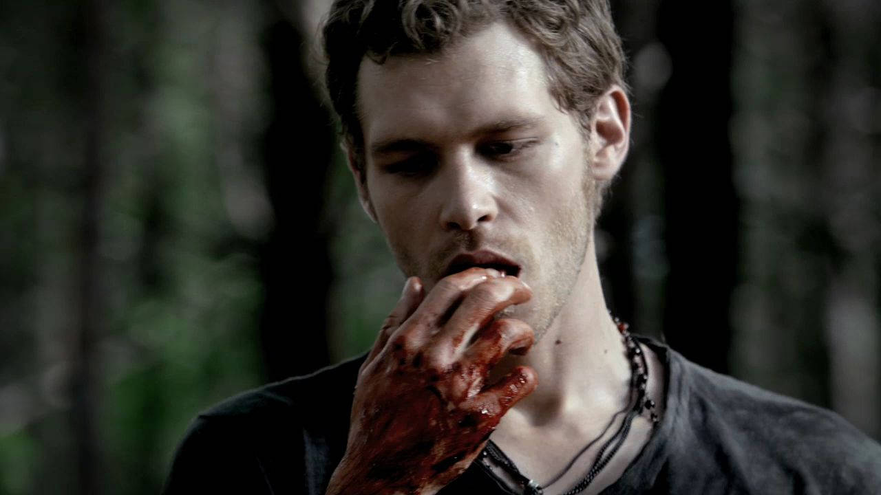 Klaus Mikaelson Sucking His Fingers Wallpaper