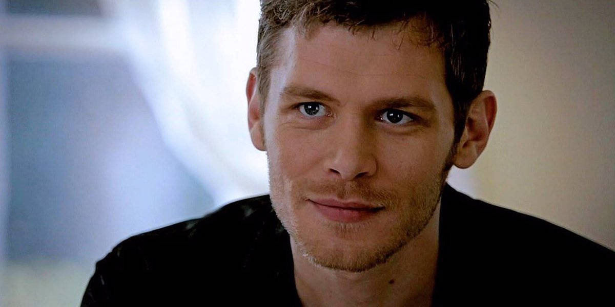 Klaus Mikaelson With A Small Smile Wallpaper