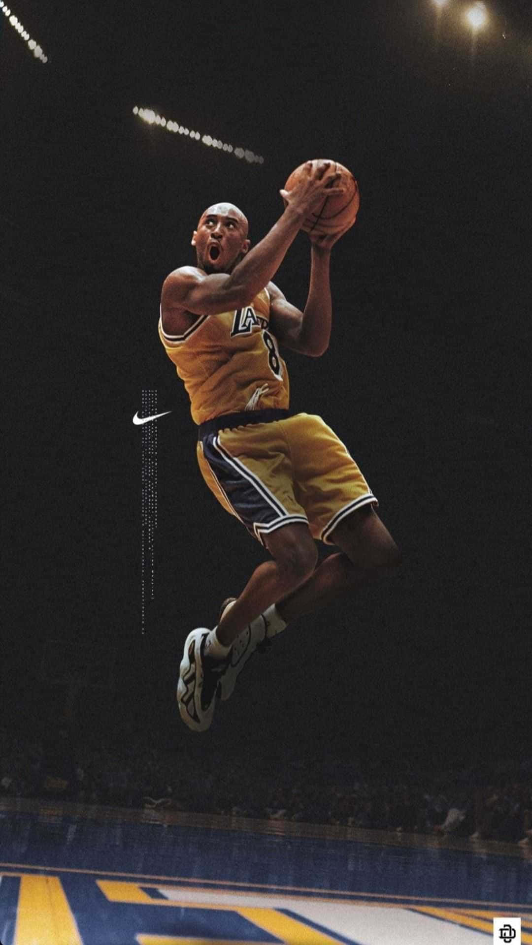 Bildav Den Legendariska Los Angeles Lakers Stjärnan Kobe Bryant Som Spelar Basket. Wallpaper