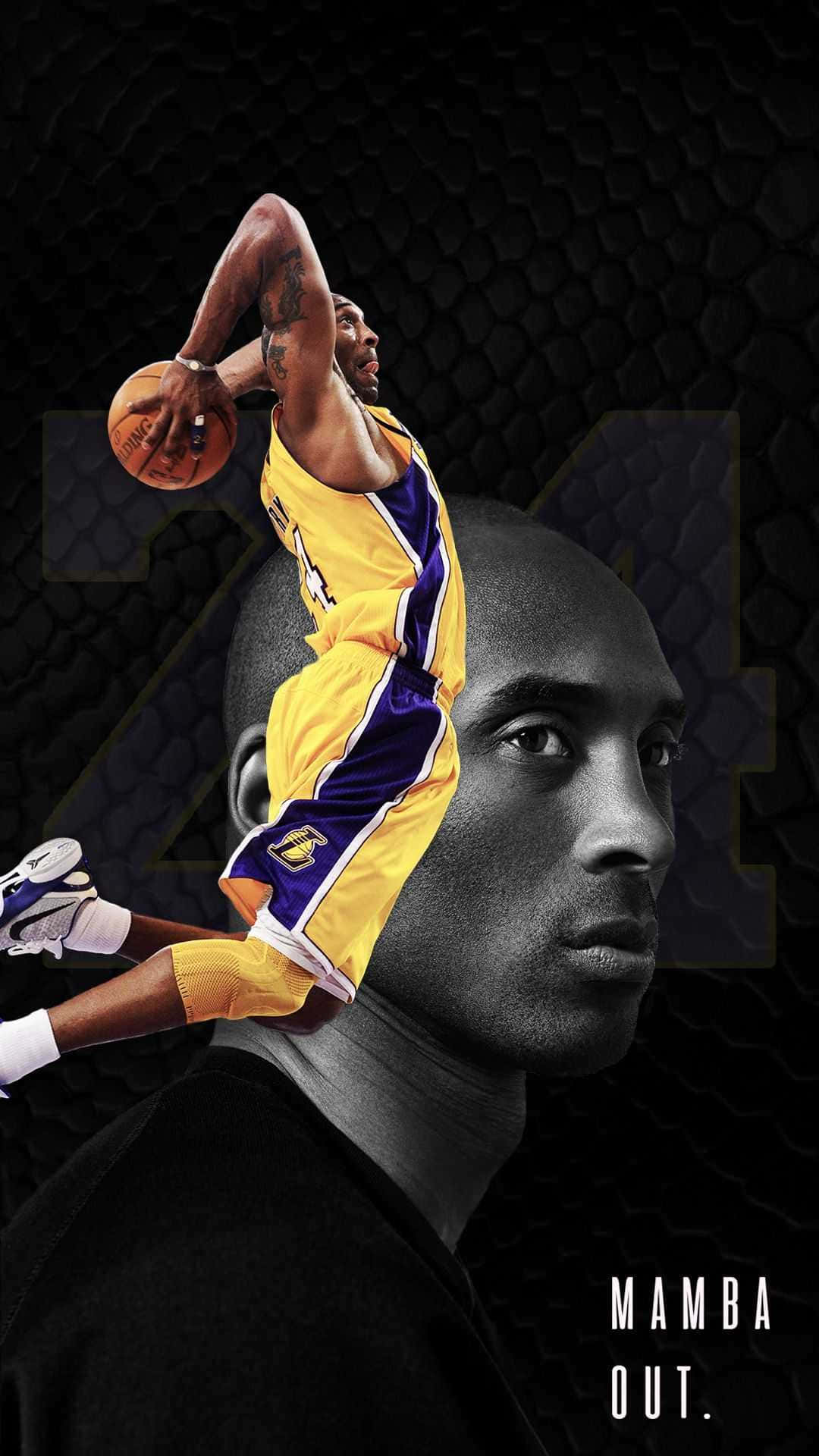Kobe Bryant dribbler basketballen på banen Wallpaper