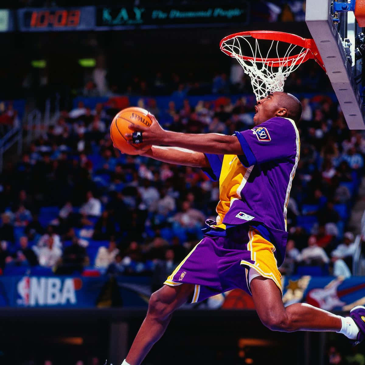 Kobe Bryant billede af et malerisk himmelbillede baggrundsbillede.