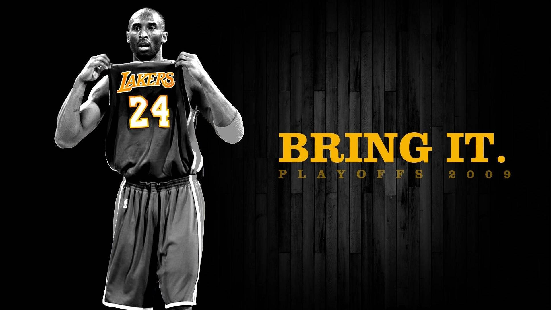 Kobe Bryant - A Lakers Legend Wallpaper