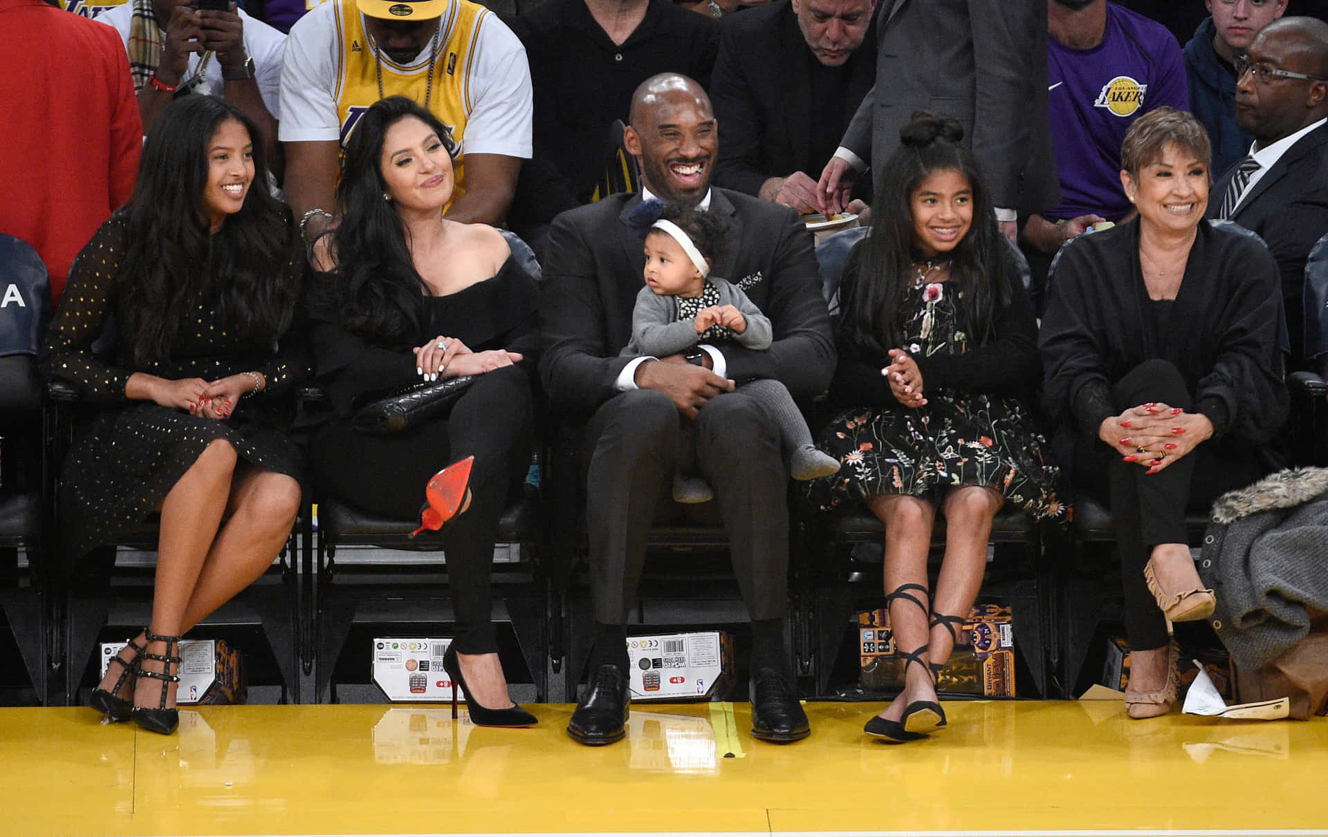 Kobe Bryant Courtside With Family Wallpaper
