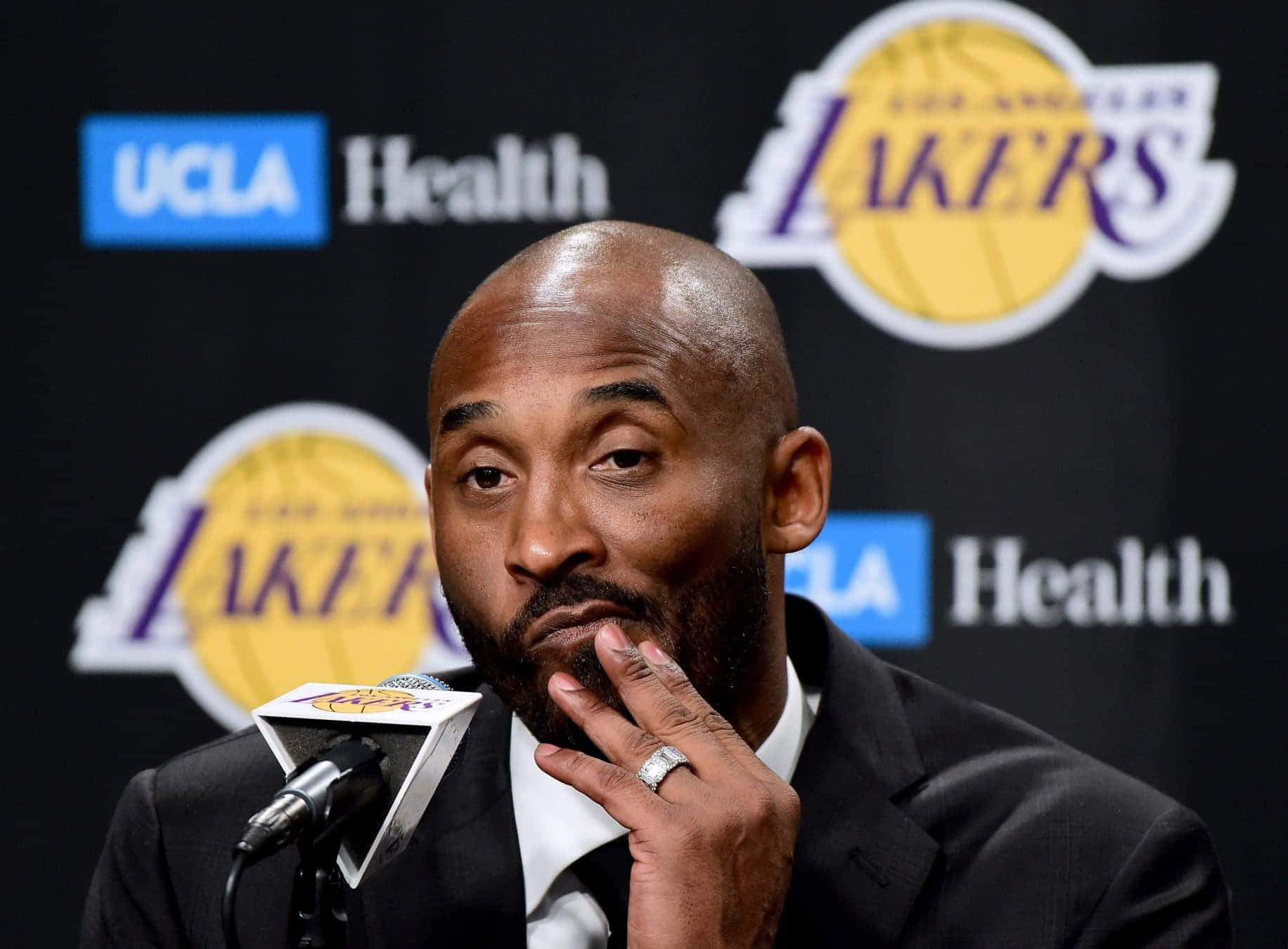 Kobe Bryant Pensioen Persconferentie Achtergrond