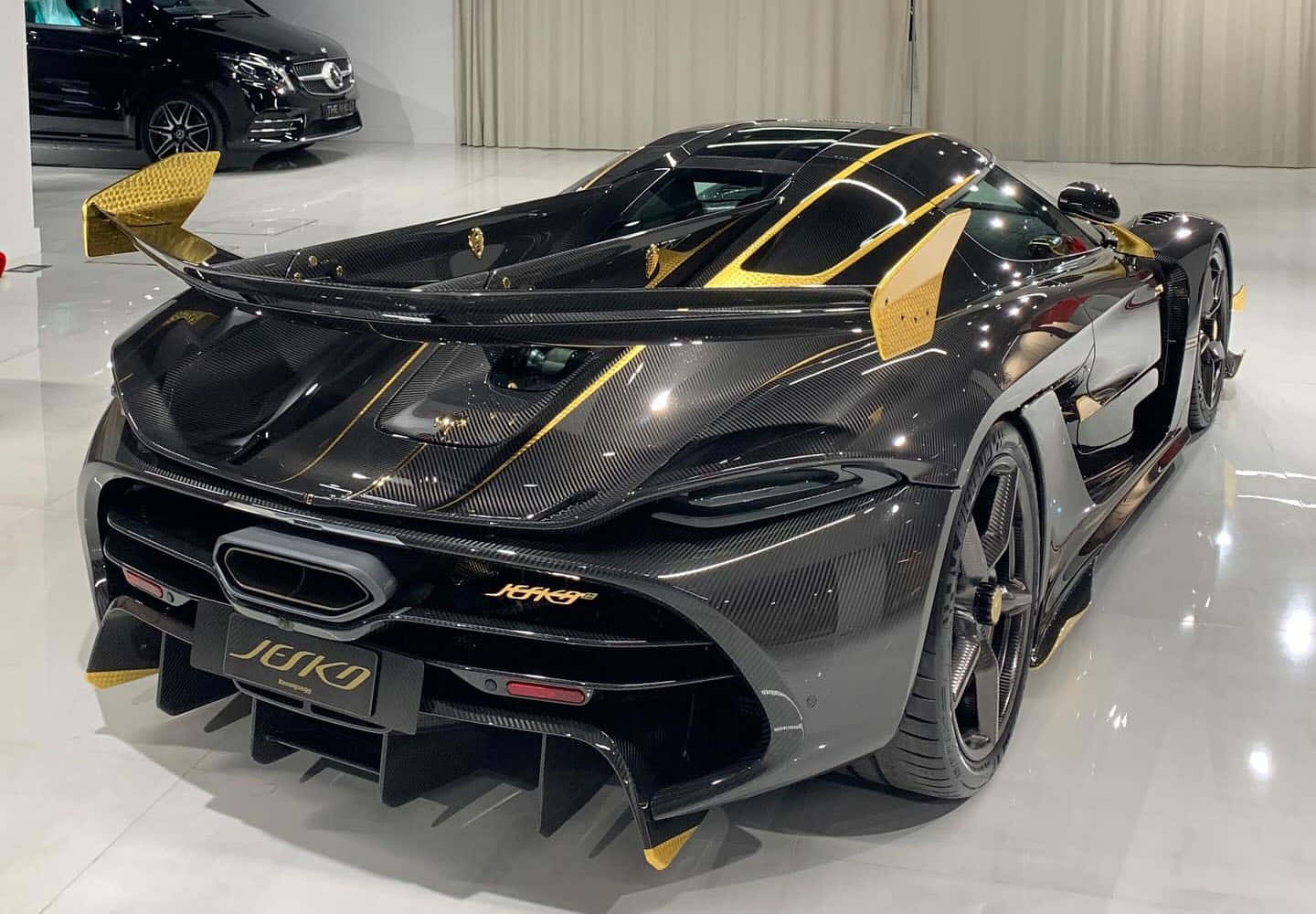 Koenigsegg Jesko Blackand Gold Wallpaper