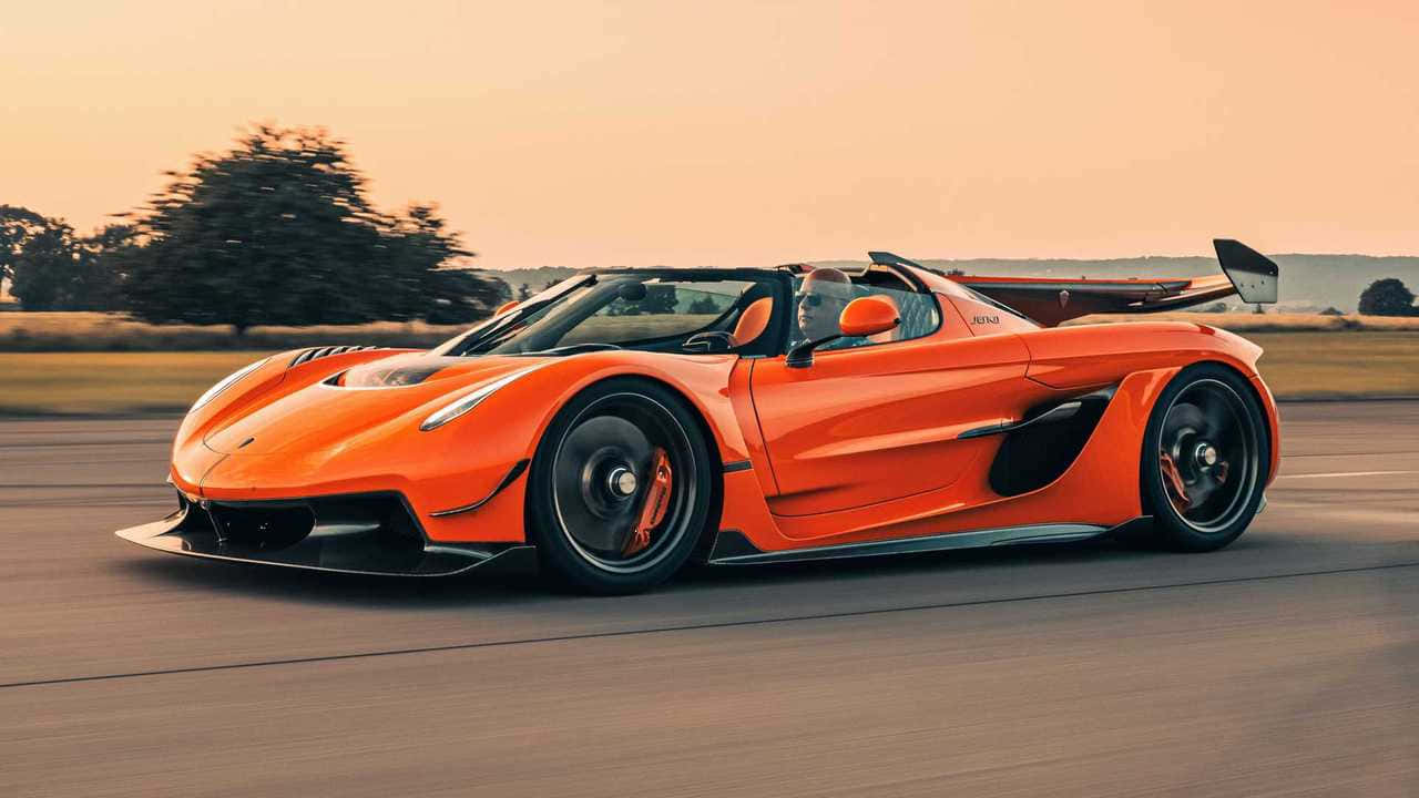 Koenigsegg Jesko Orange Speed Blur Wallpaper