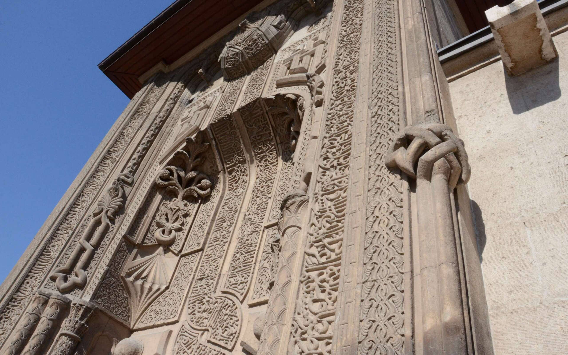 Konya Architectural Column
