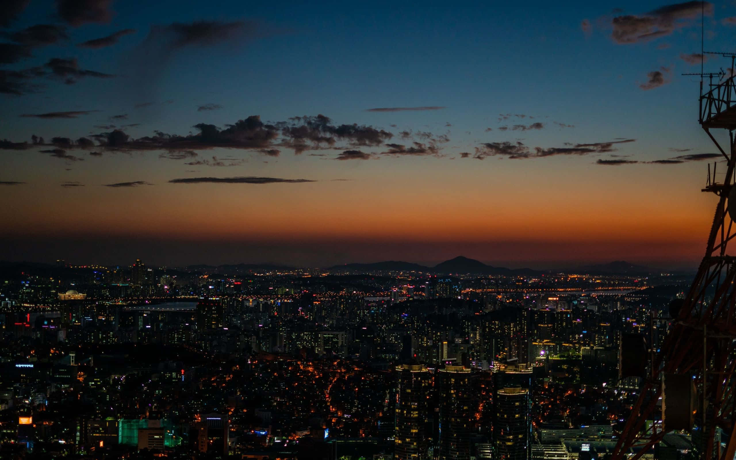 A Korean Street View of a Beautiful City