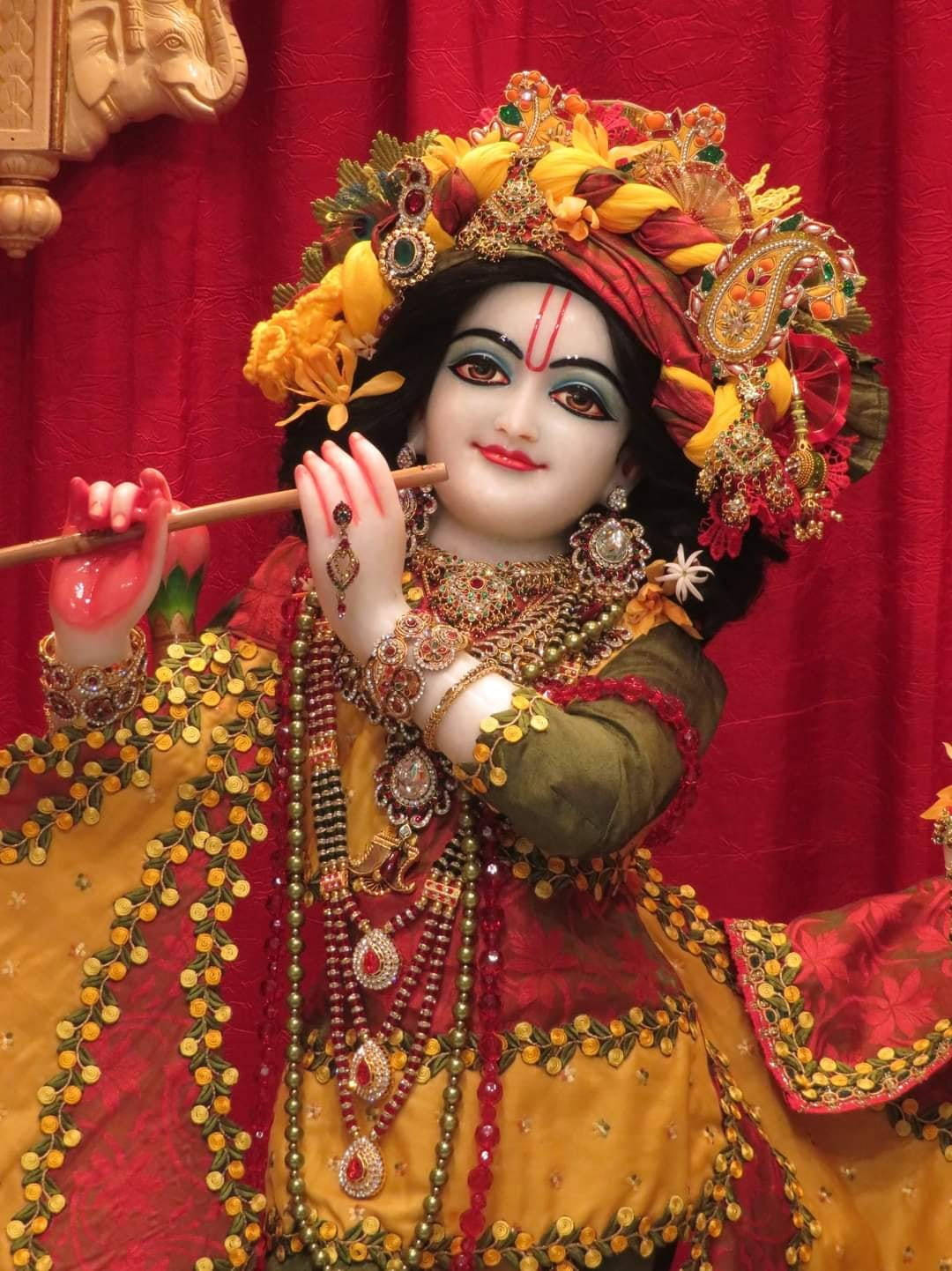Mumbai: Devotee Dedicates Sunday To Paint Lord Krishna's Janmashtami Dress  At ISKCON Temple