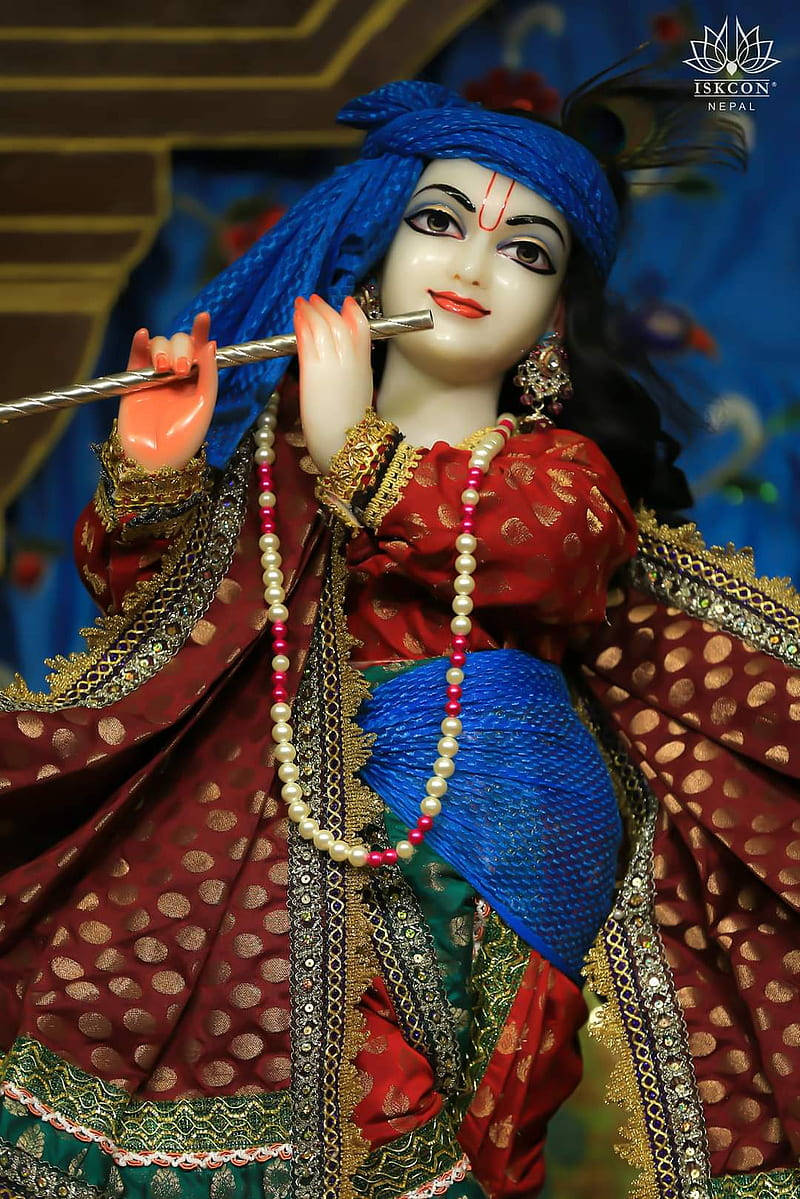 Download Krishna Wearing Pagri In Iskcon Temple Wallpaper ...