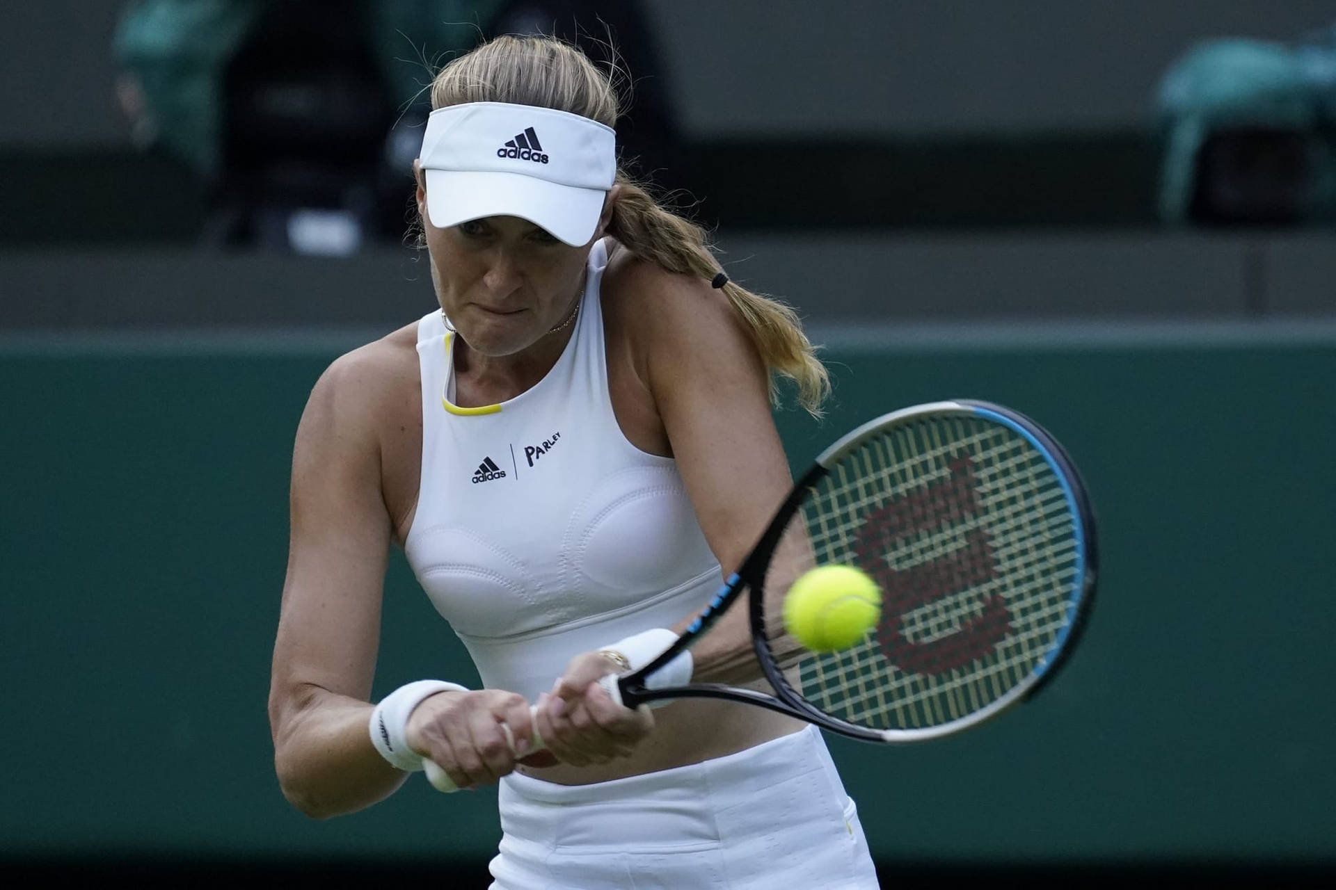 Kristina Mladenovic In All-white Outfit Wallpaper