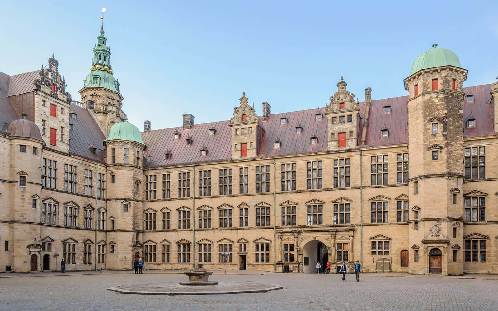 Kronborg Castle Courtyard Wallpaper