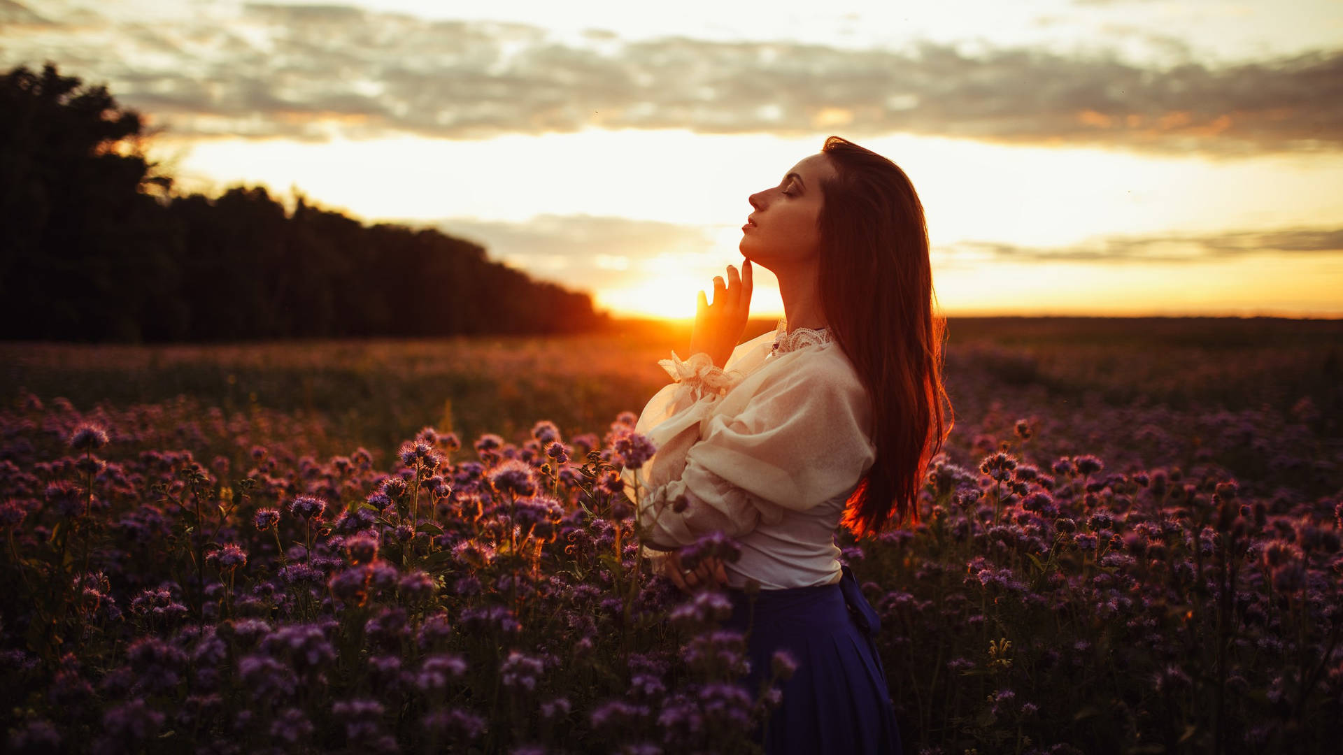 Ksenia Kokoreva Women Over Amber Sunset Background