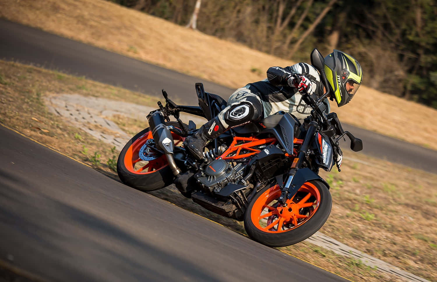 KTM Duke Ready To Take On Any Road Challenges