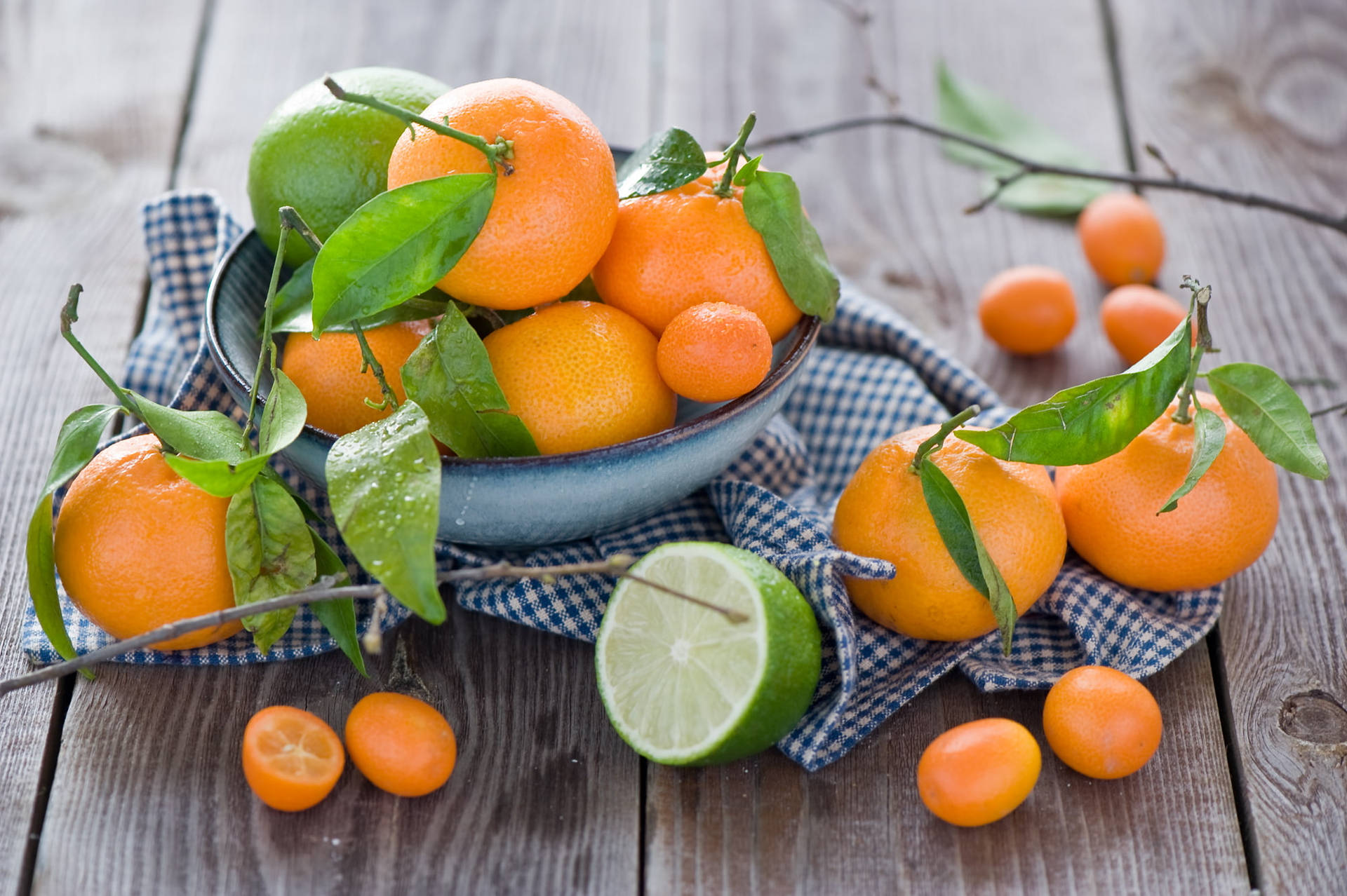 Kumquatfrukt Med Lime Och Apelsiner. Wallpaper