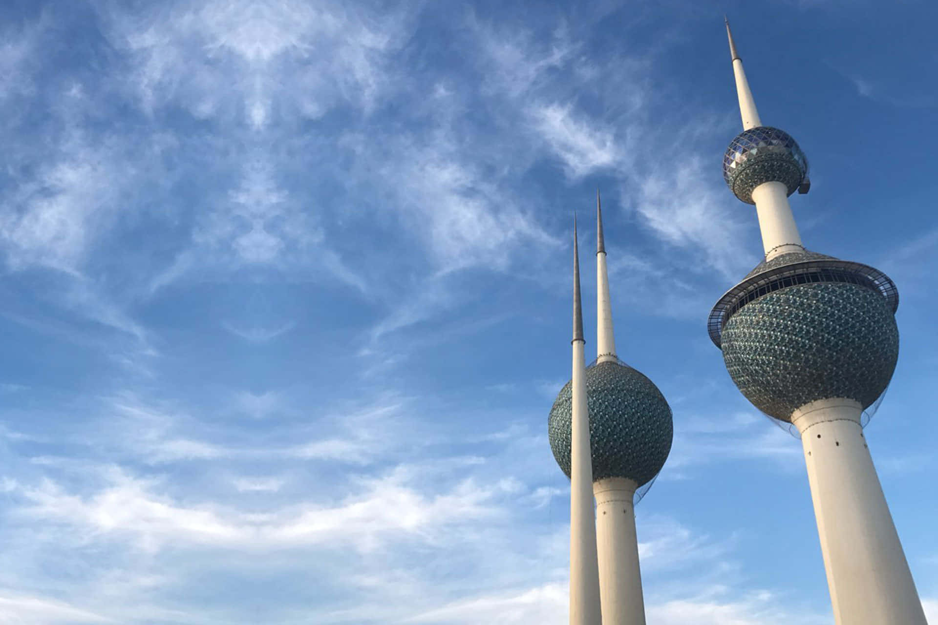 Fondode Pantalla De Las Torres De Kuwait Con Cielo Azul Fondo de pantalla