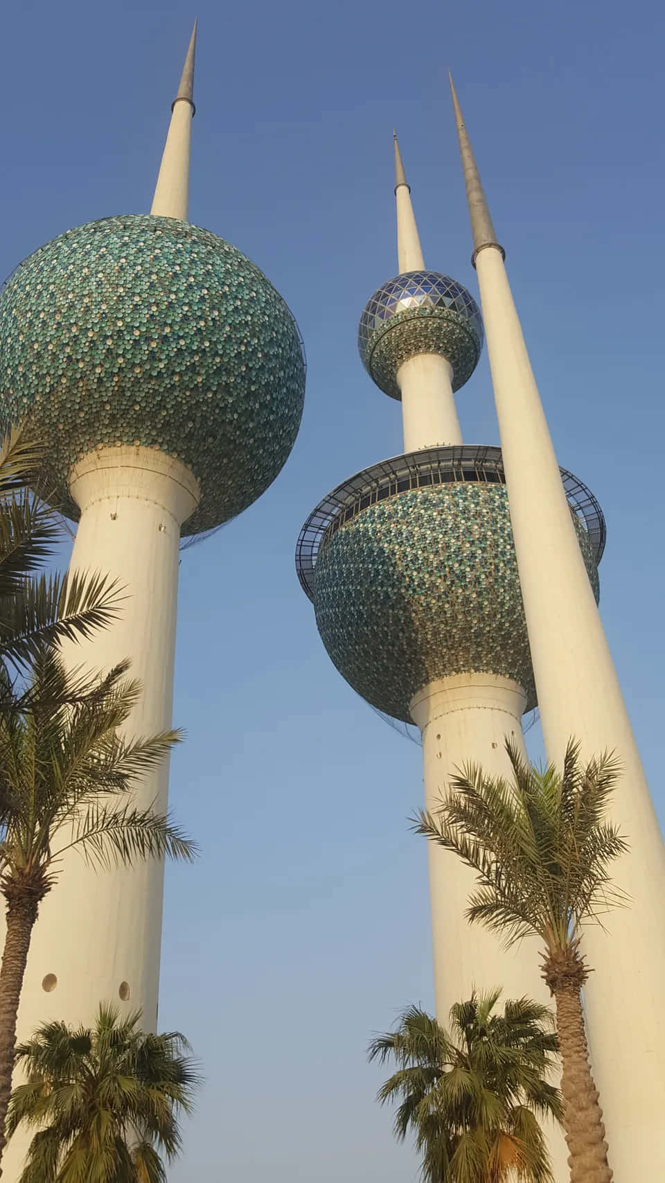 Diseñode Las Torres De Kuwait Con Estética Azul Para Teléfono. Fondo de pantalla