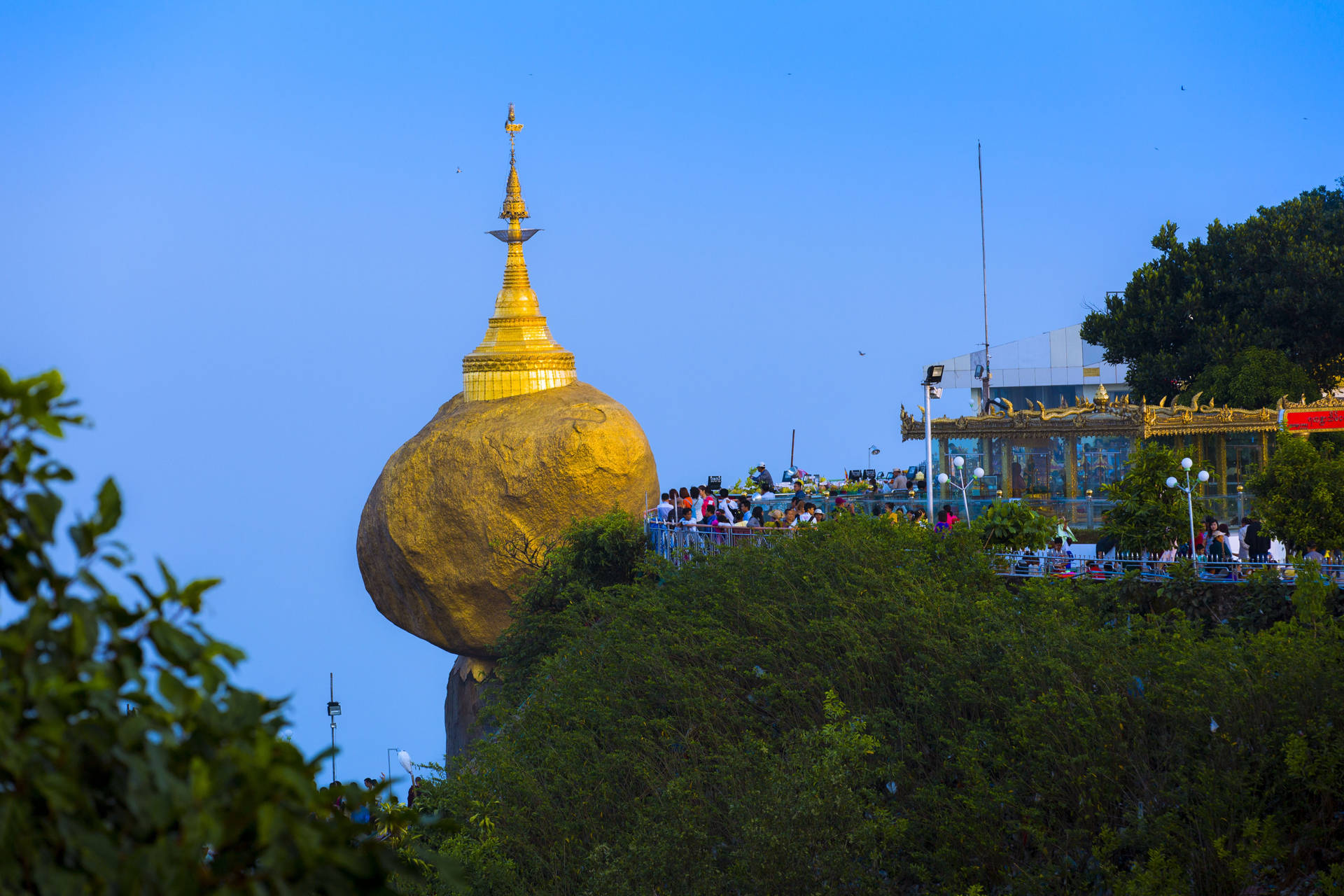 Kyaiktiyo Pagoda Yangon Wallpaper