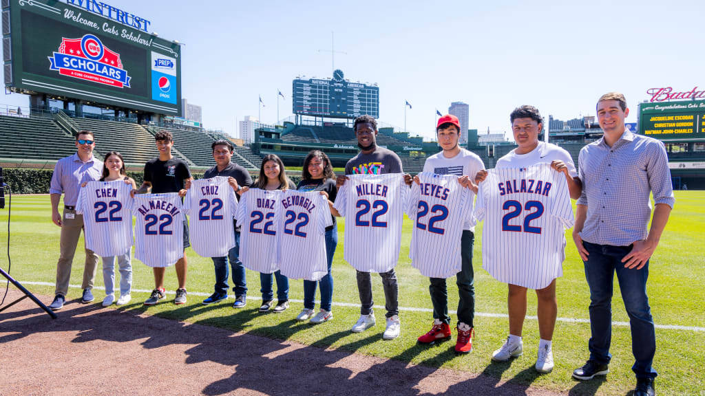 Kyle Hendricks Supporting Chicago Cubs Scholars Wallpaper