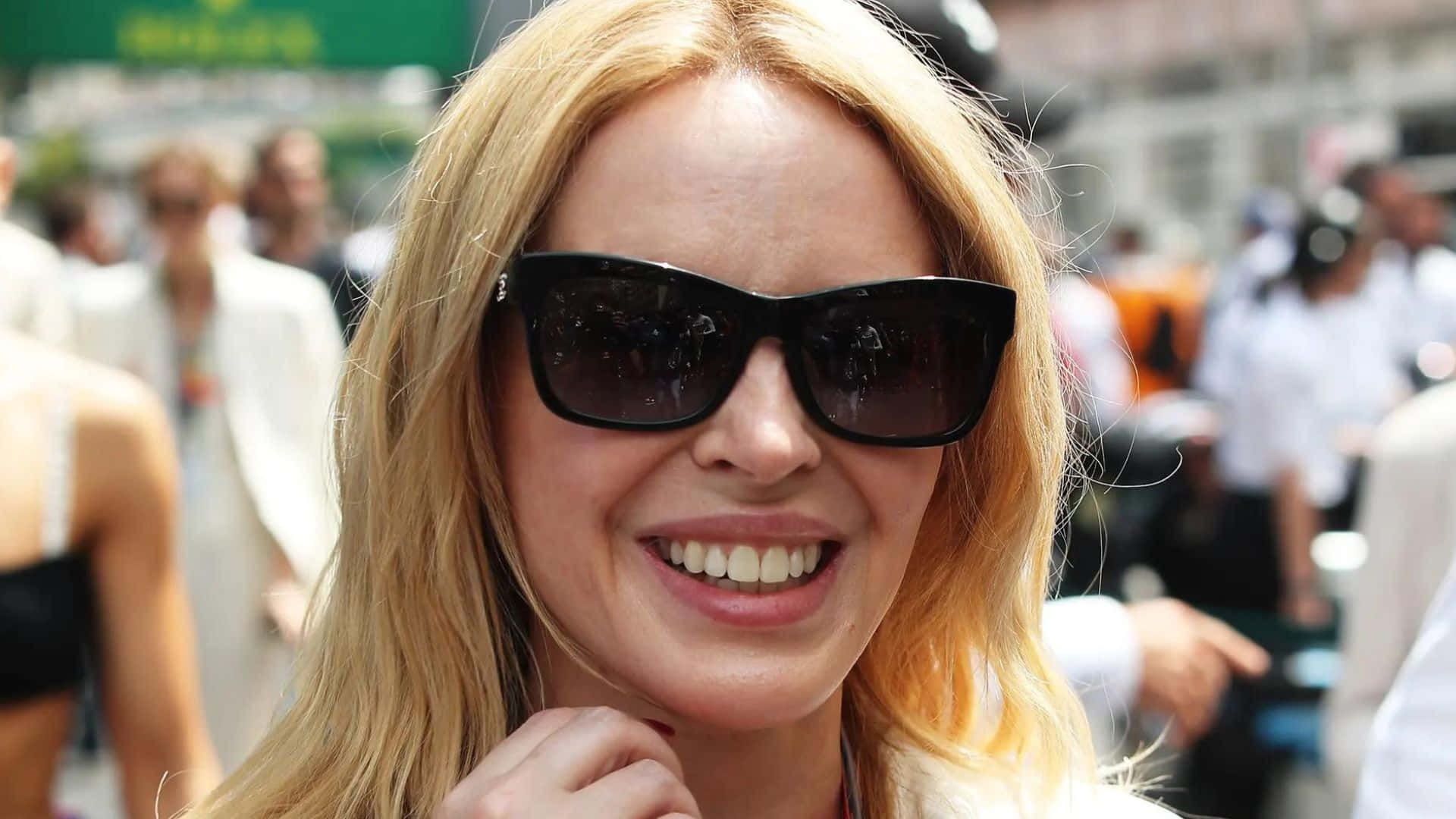 Kylie Minogue Sunglasses Smile Wallpaper