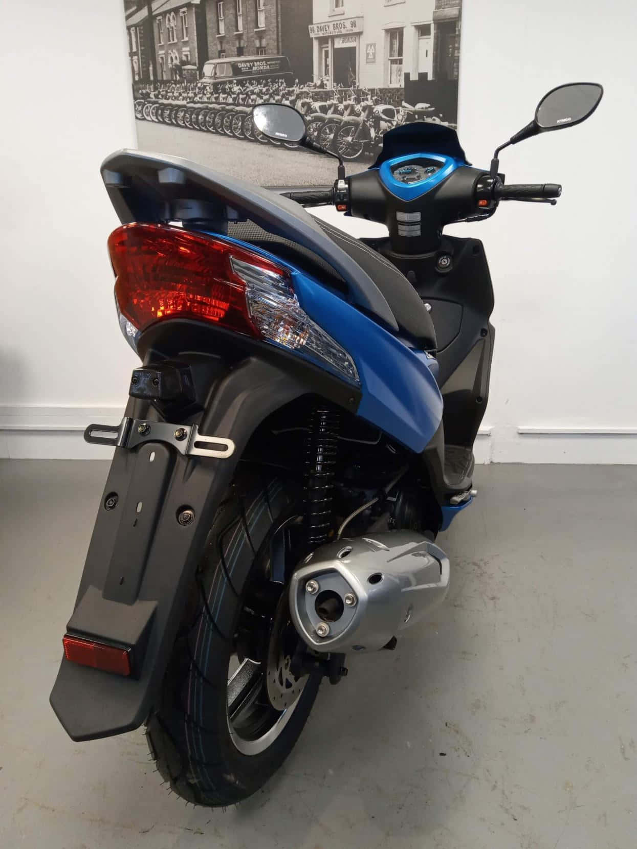 Vue Arrière De Scooter Kymco Fond d'écran