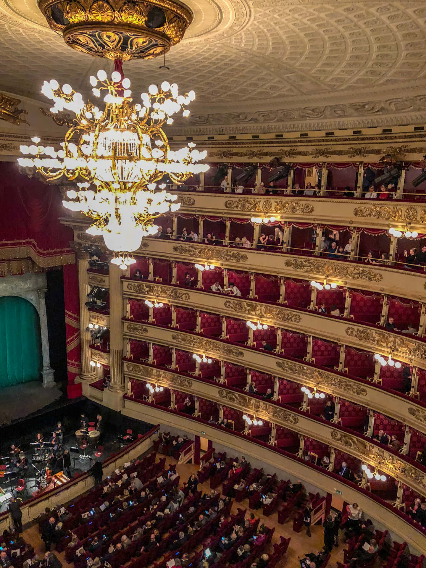 Candelabrode La Ópera La Scala. Fondo de pantalla