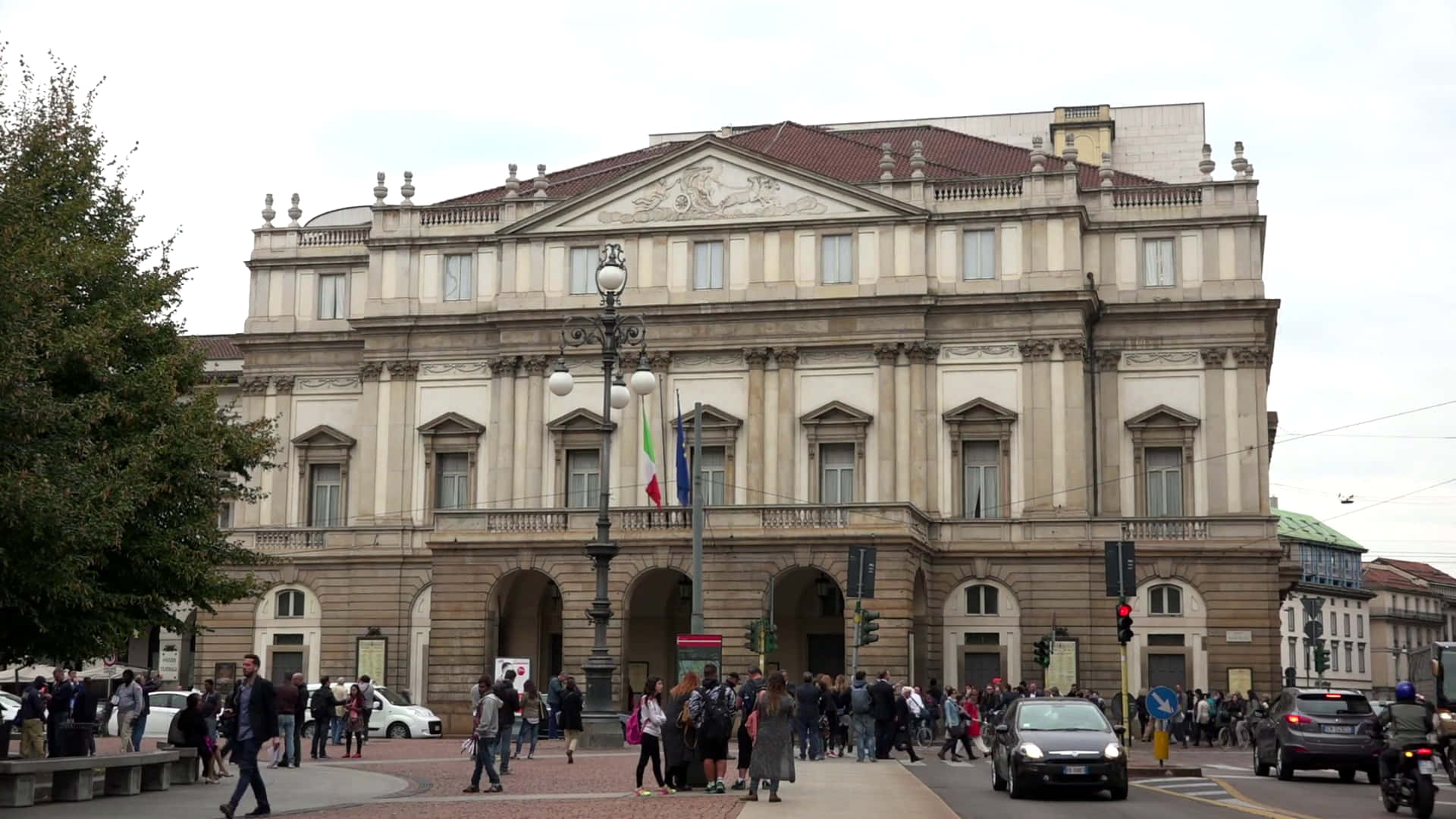 La Scala Opera House From Outside Desktop Wallpaper