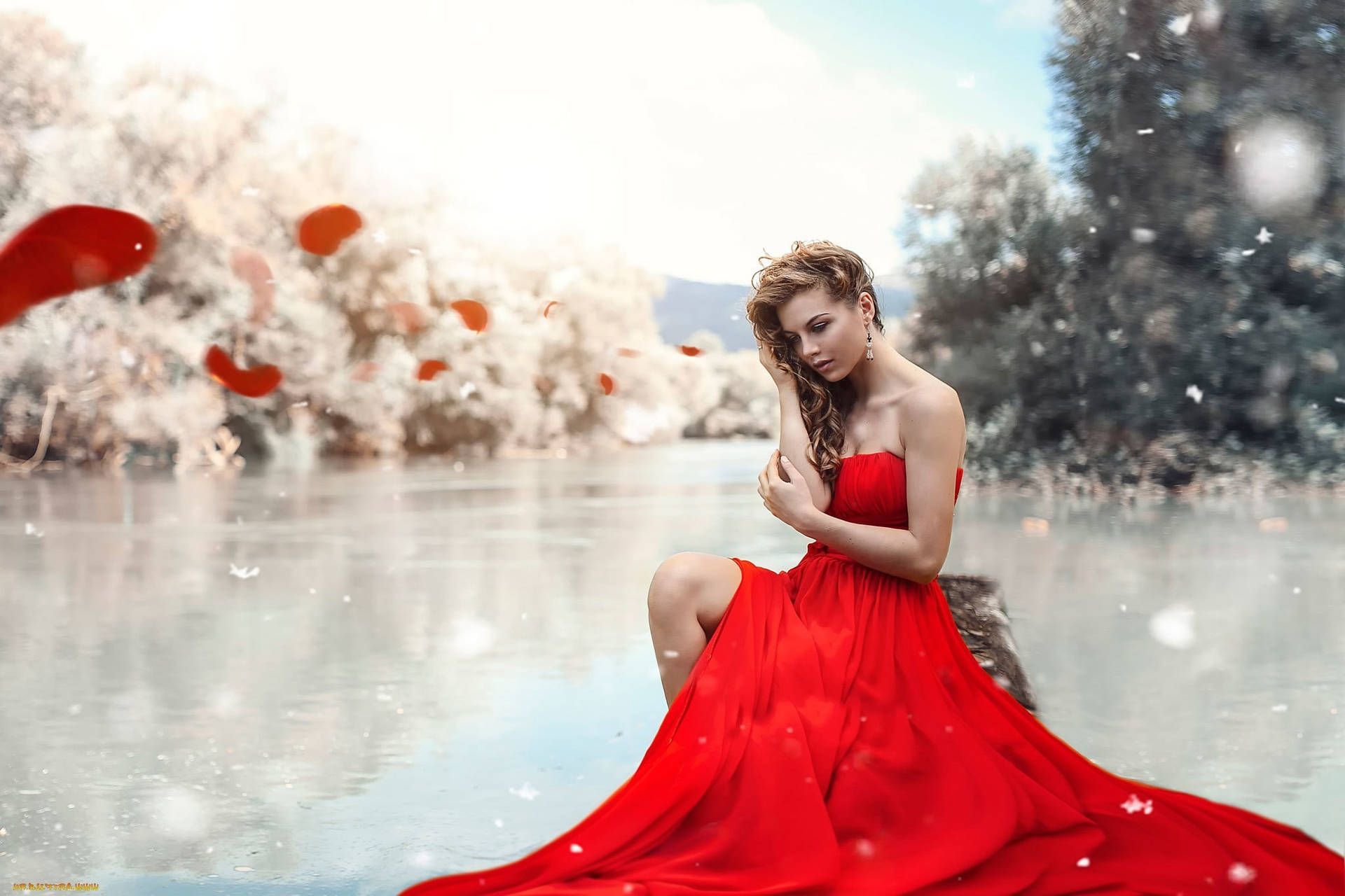 Lady In Red Fashion Model Wallpaper