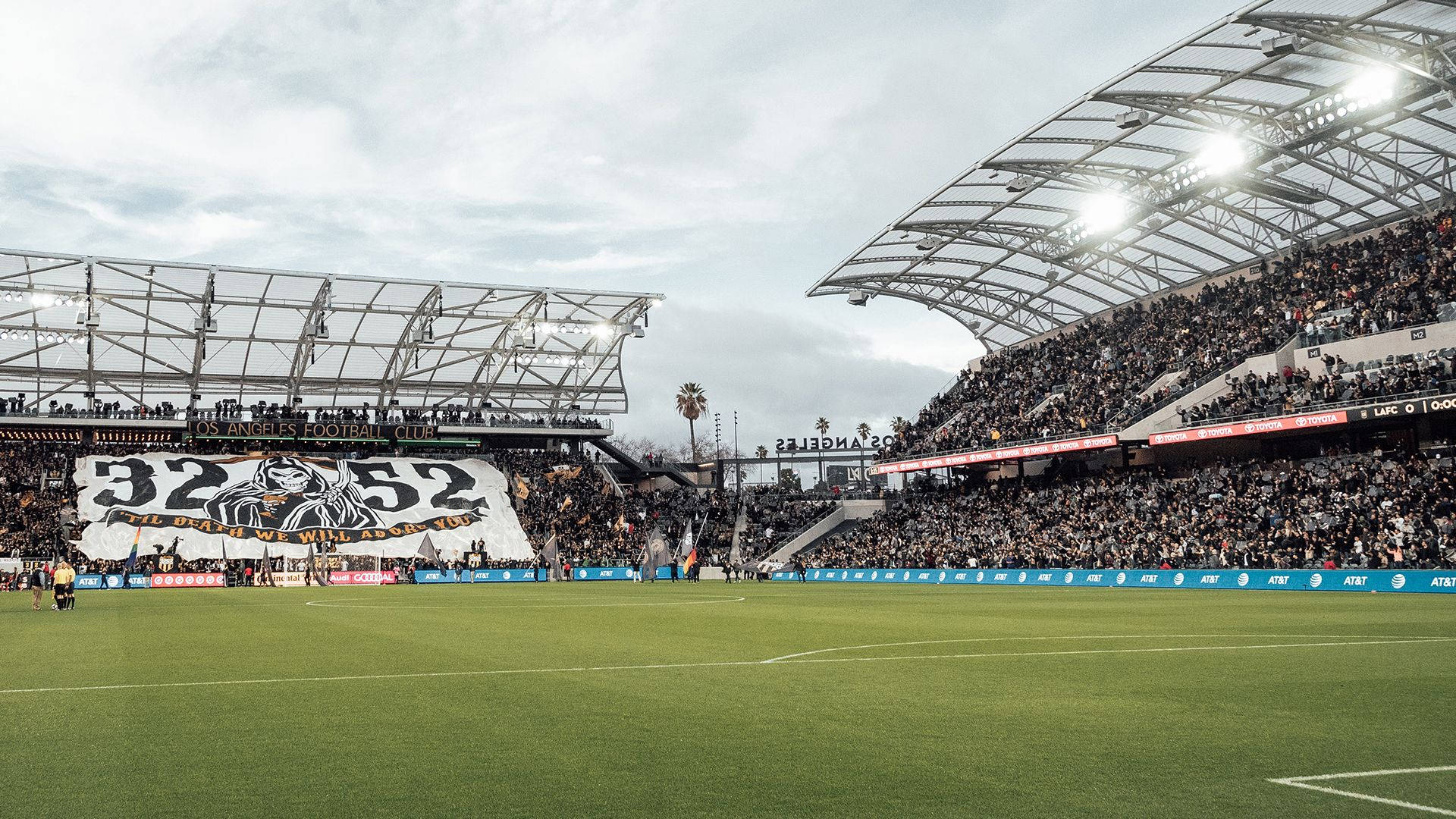 Lafc Crowds Gathered At Stadium Picture