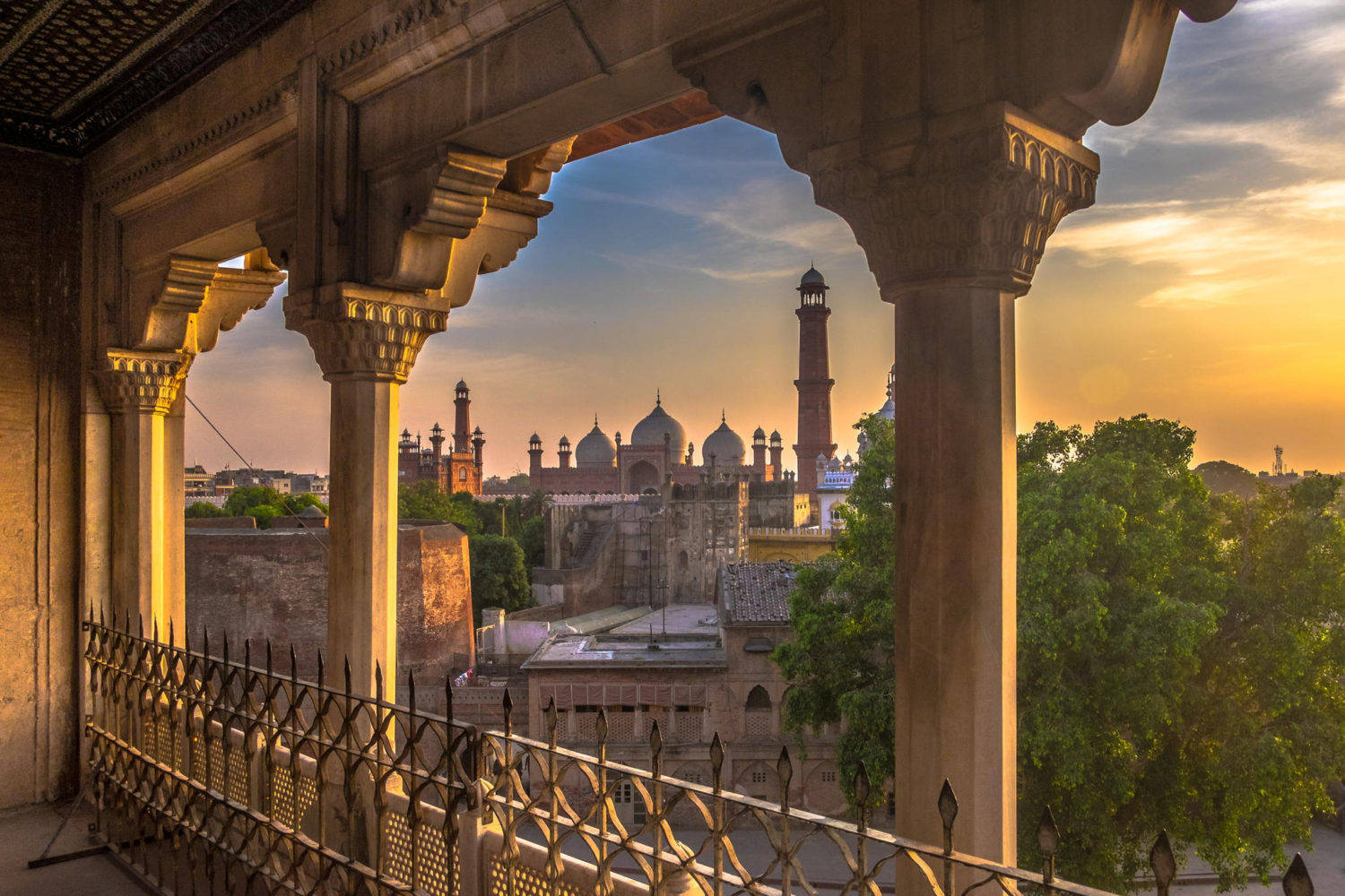 Moschea Di Lahore Vista Sul Balcone Sfondo