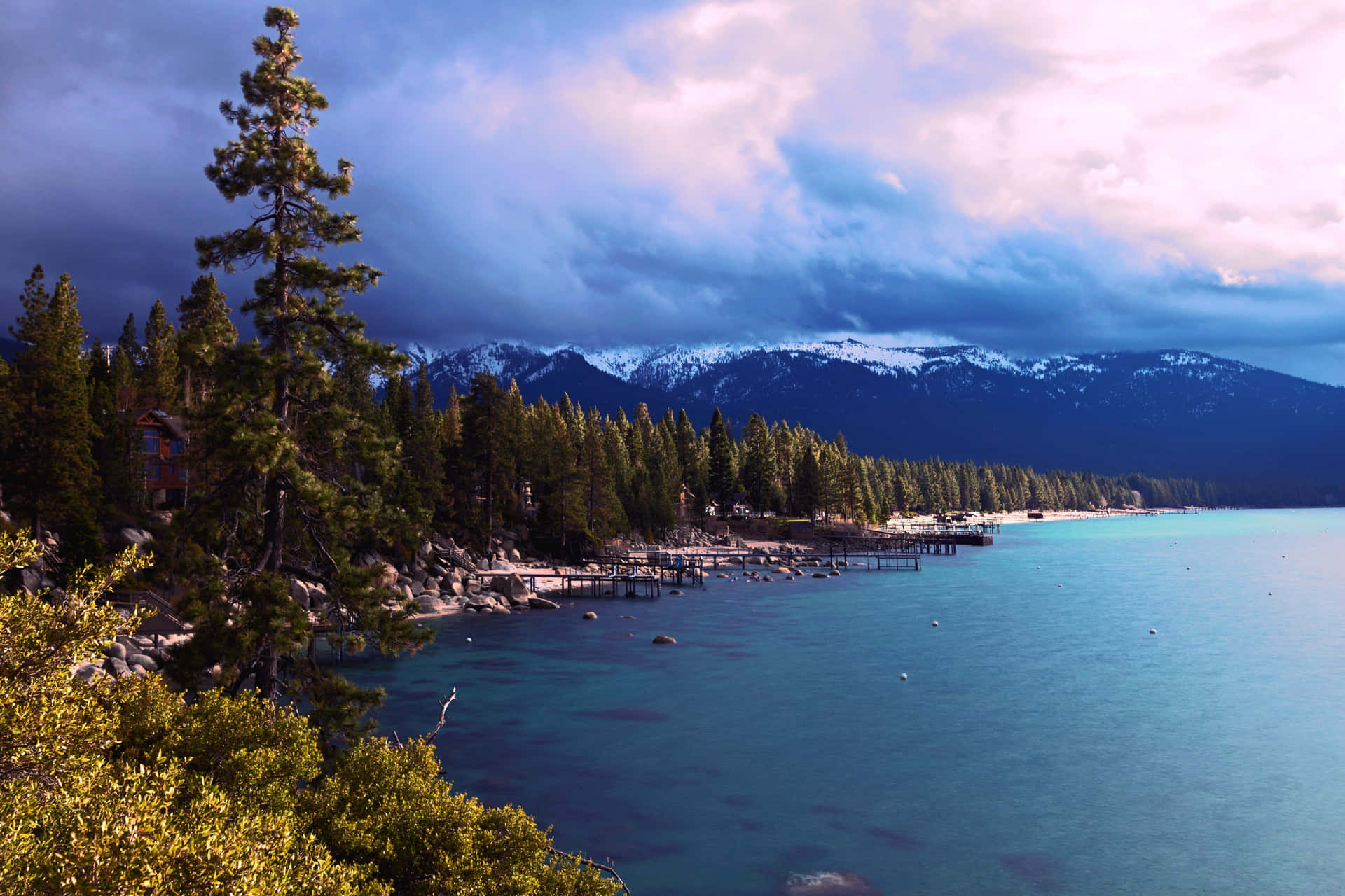Spectacular Mountain Views at Lake Tahoe Wallpaper