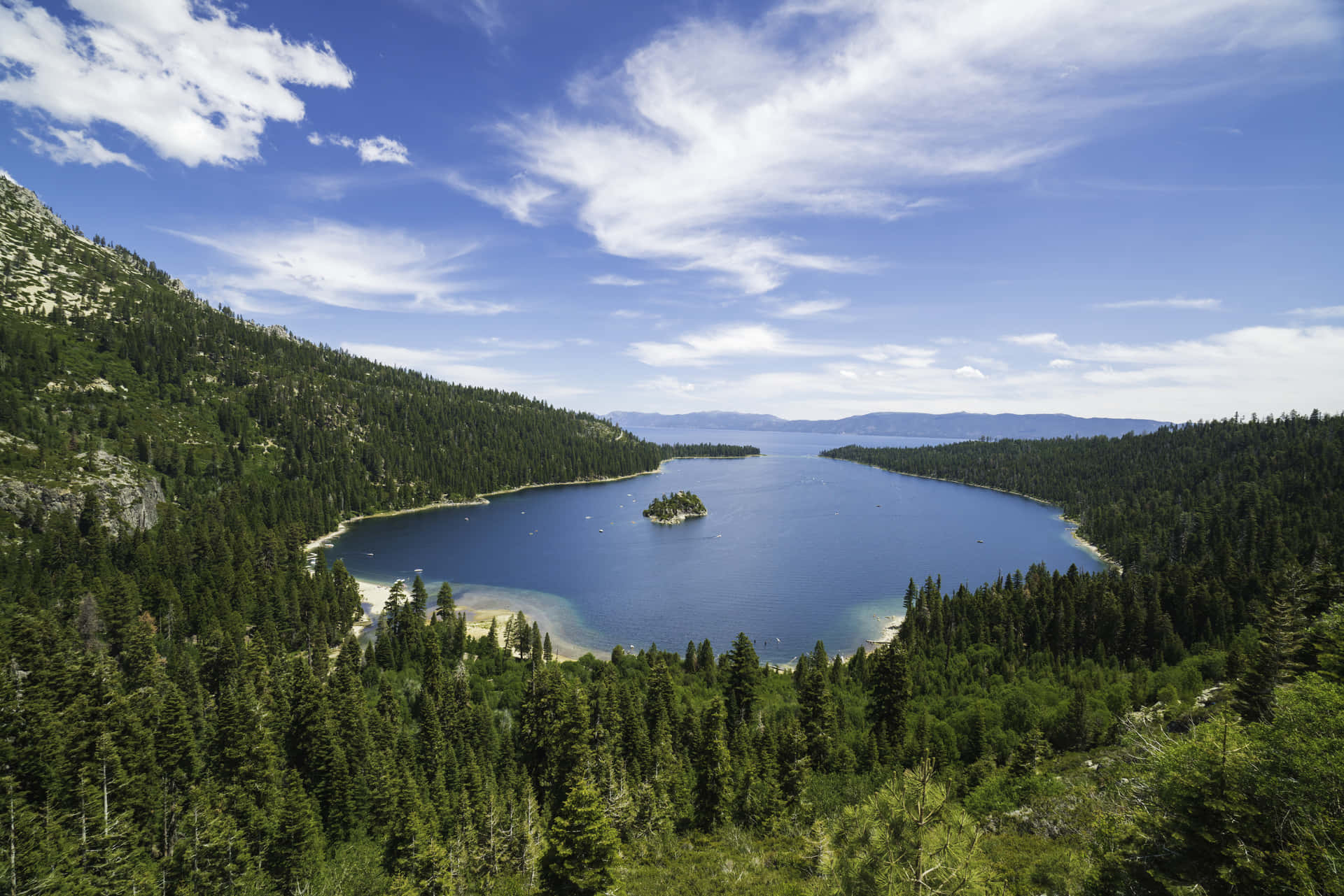 Stunning view of Lake Tahoe in 4K Wallpaper